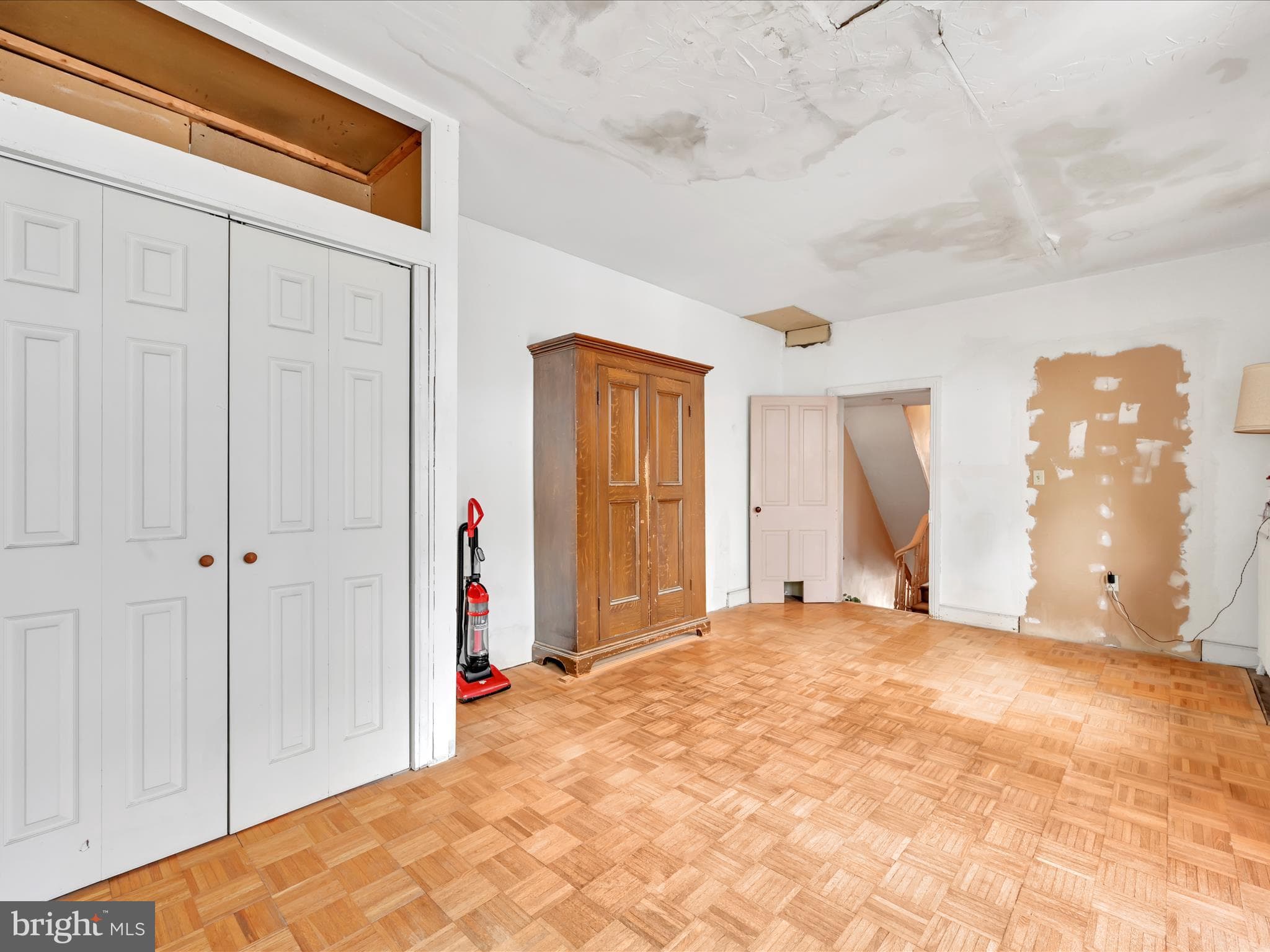 Home for sale at 431 W King Street, York, Pennsylvania 17401, photo 27 of 44