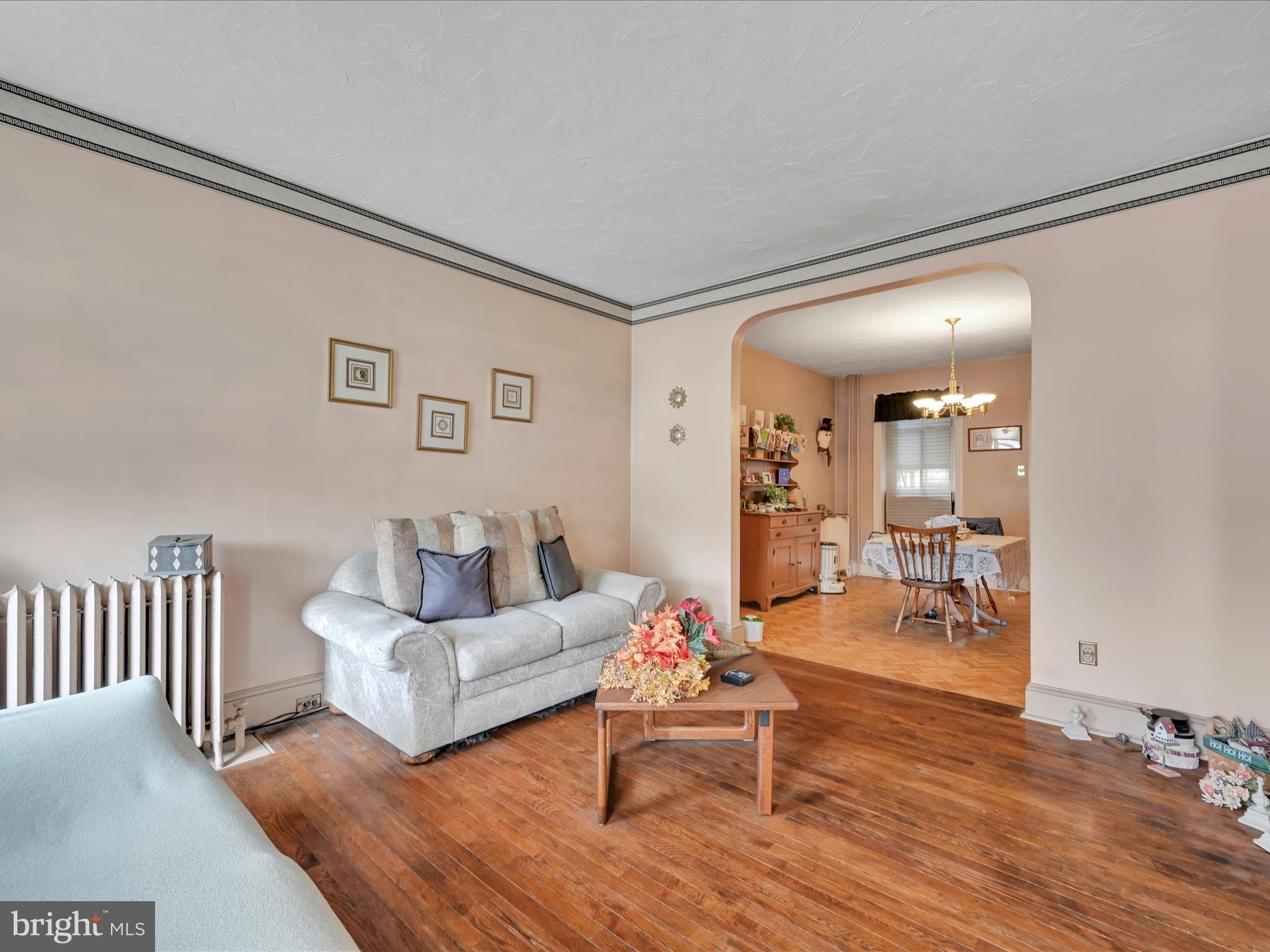 Home for sale at 431 W King Street, York, Pennsylvania 17401, photo 9 of 44