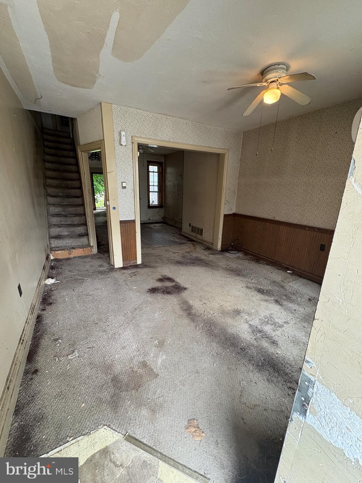 Home for sale at 633 York Street, York, Pennsylvania 17403, photo 3 of 3