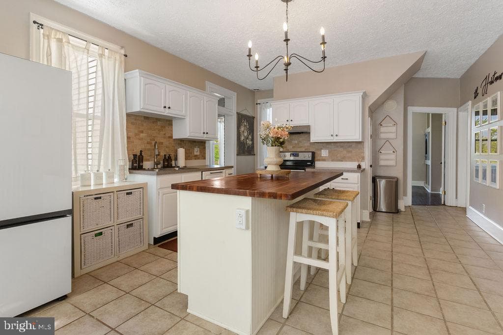 Home for sale at 2478 Croll School Road, York, Pennsylvania 17403, photo 17 of 47