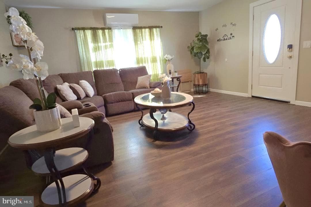 Home for sale at 1122 Hanover Road, York, Pennsylvania 17408, photo 11 of 36