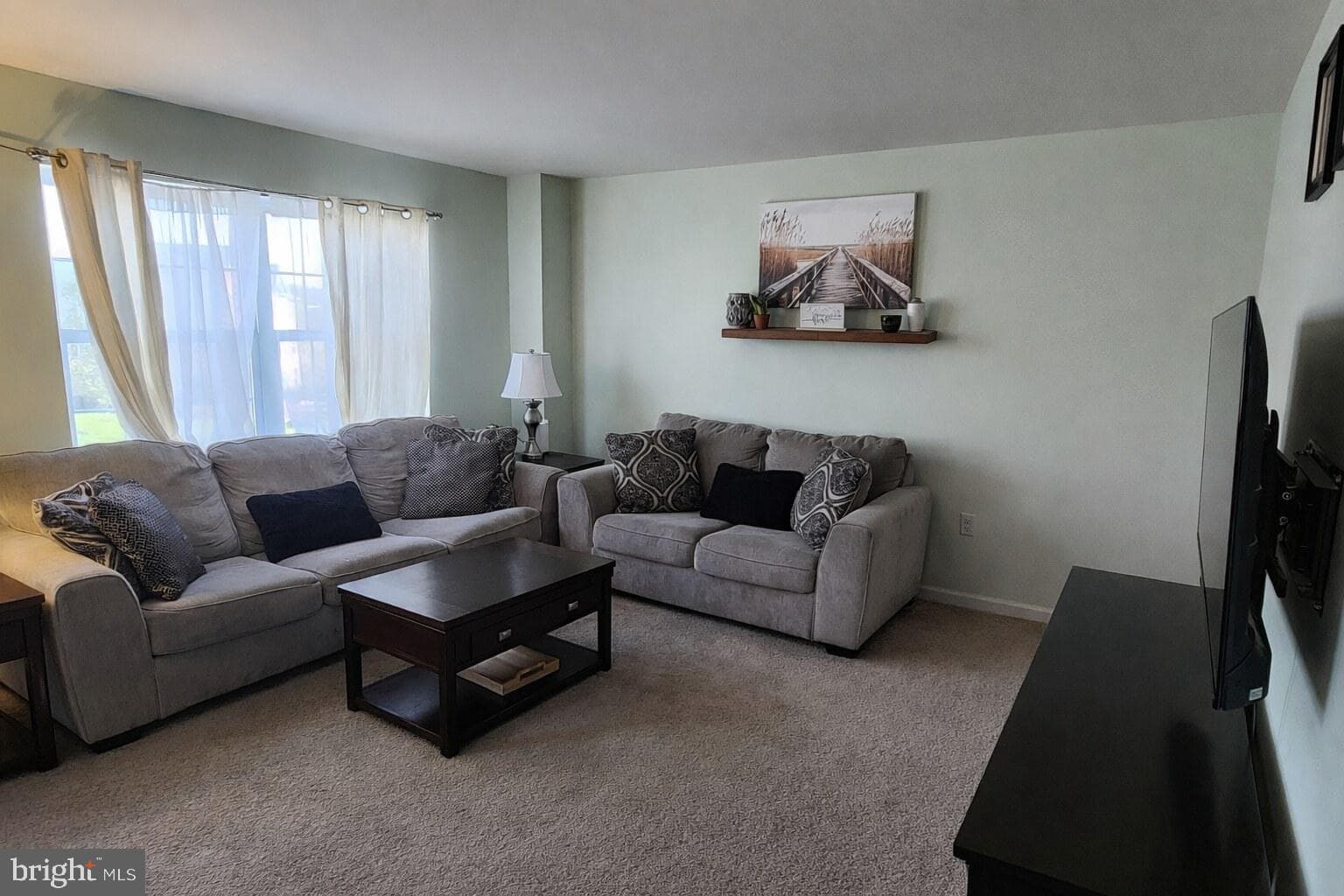Home for sale at 740 Kentwell Drive, York, Pennsylvania 17406, photo 5 of 17