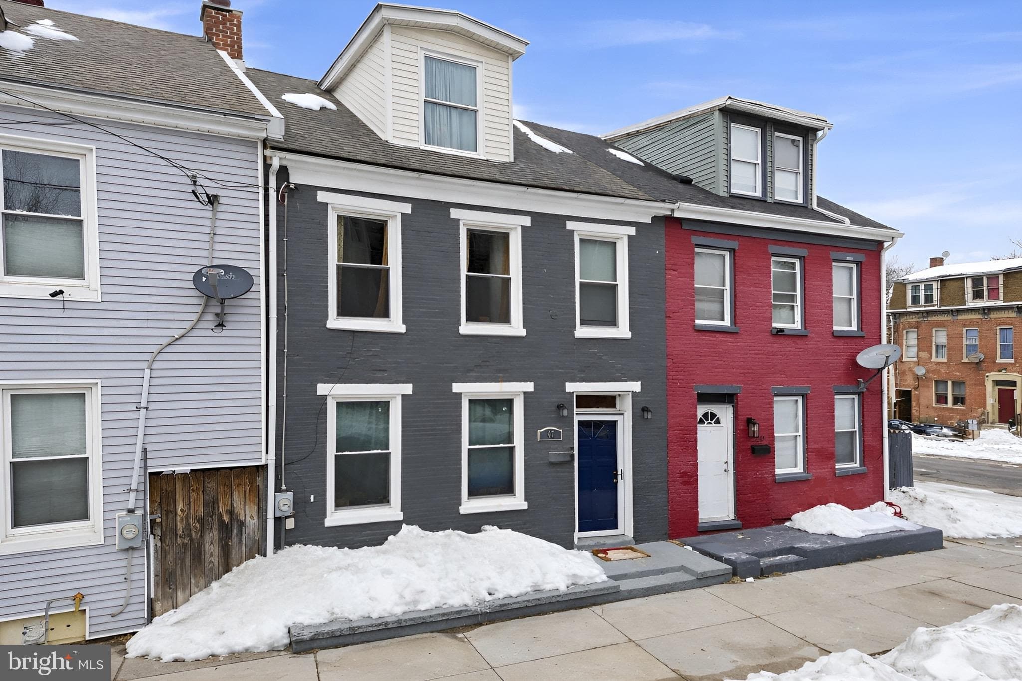 Home for sale at 47 E South Street, York, Pennsylvania 17401, photo 3 of 3
