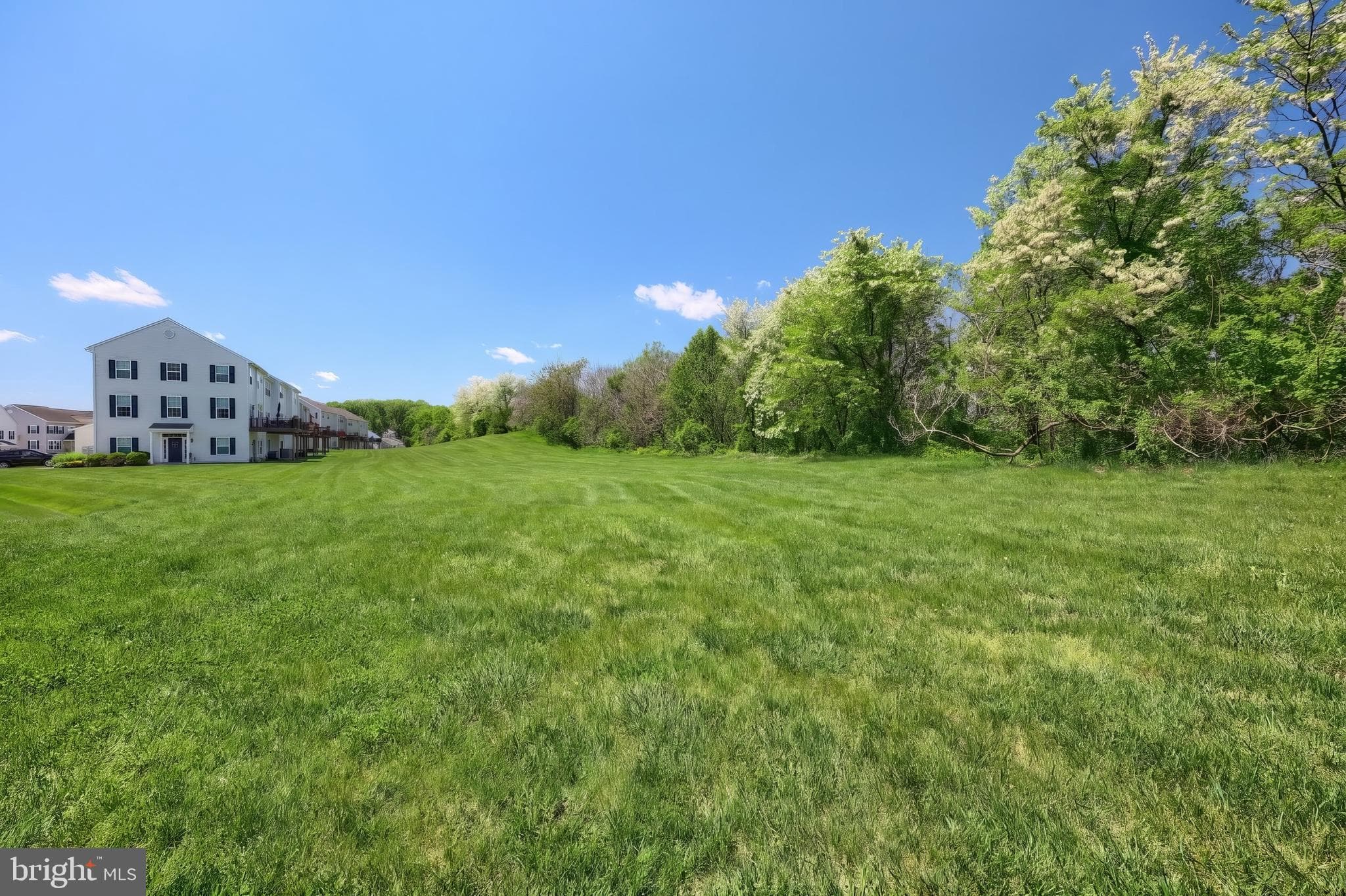 Home for sale at 2312 Sunny Hill Circle 2312, York, Pennsylvania 17406, photo 7 of 31