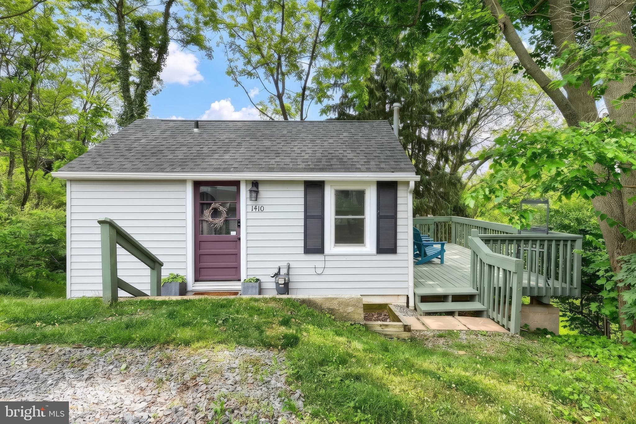 Listing photo of 2-bedroom home at 1410 W Locust Street, York, Pennsylvania 17404, photo 1 of 3
