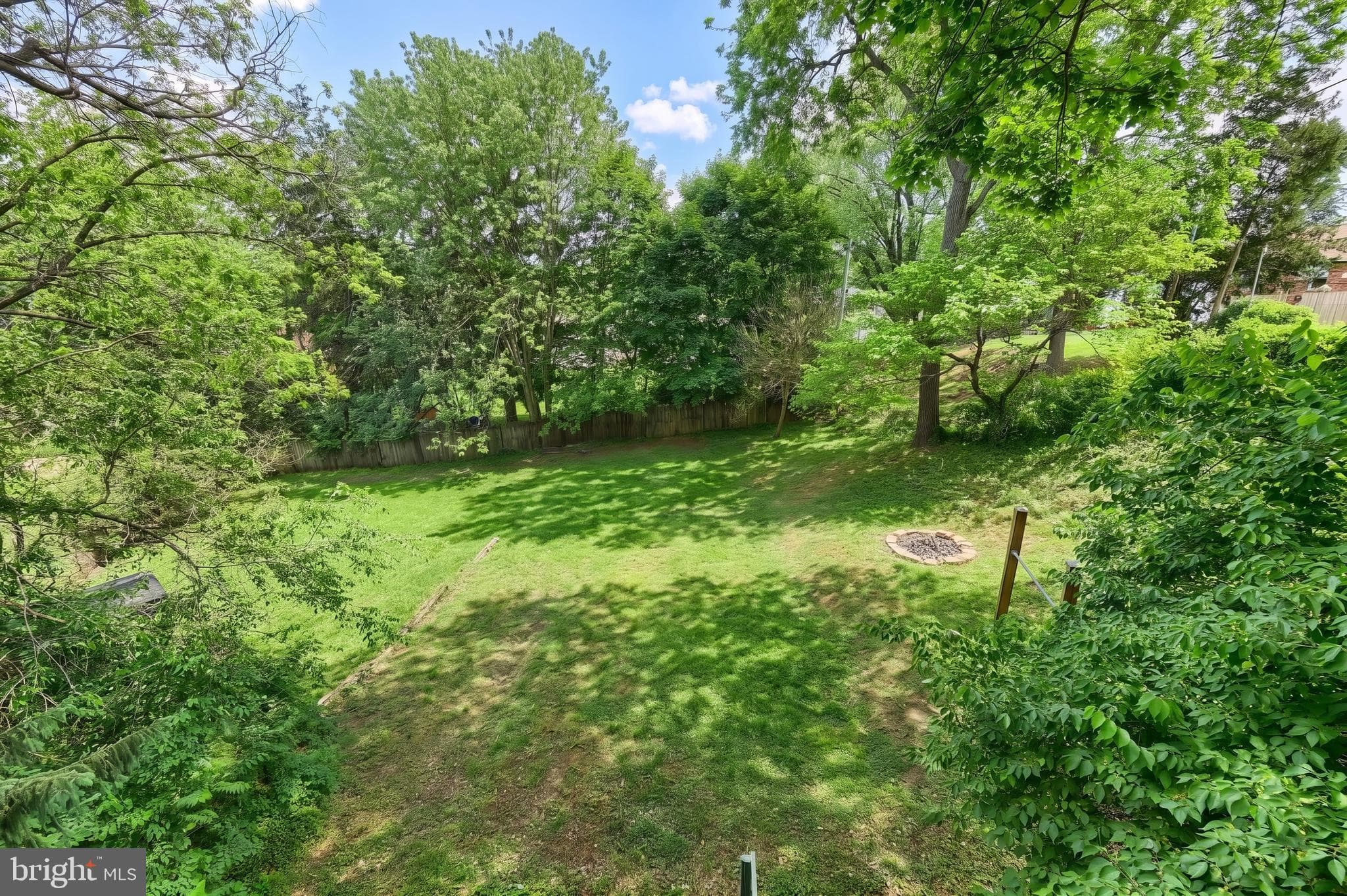 Home for sale at 1410 W Locust Street, York, Pennsylvania 17404, photo 27 of 29