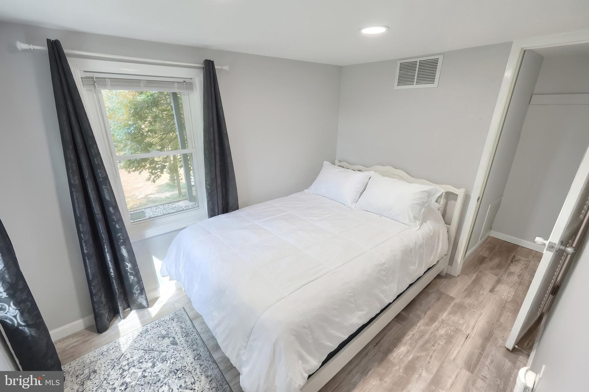 Home for sale at 1410 W Locust Street, York, Pennsylvania 17404, photo 14 of 29