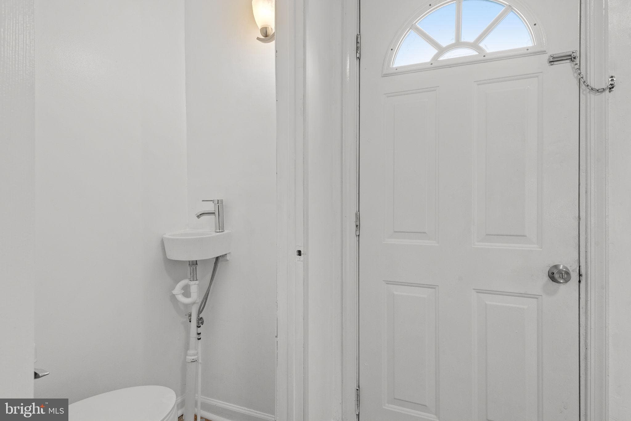 Home for sale at 126 N Queen Street, York, Pennsylvania 17403, photo 14 of 33