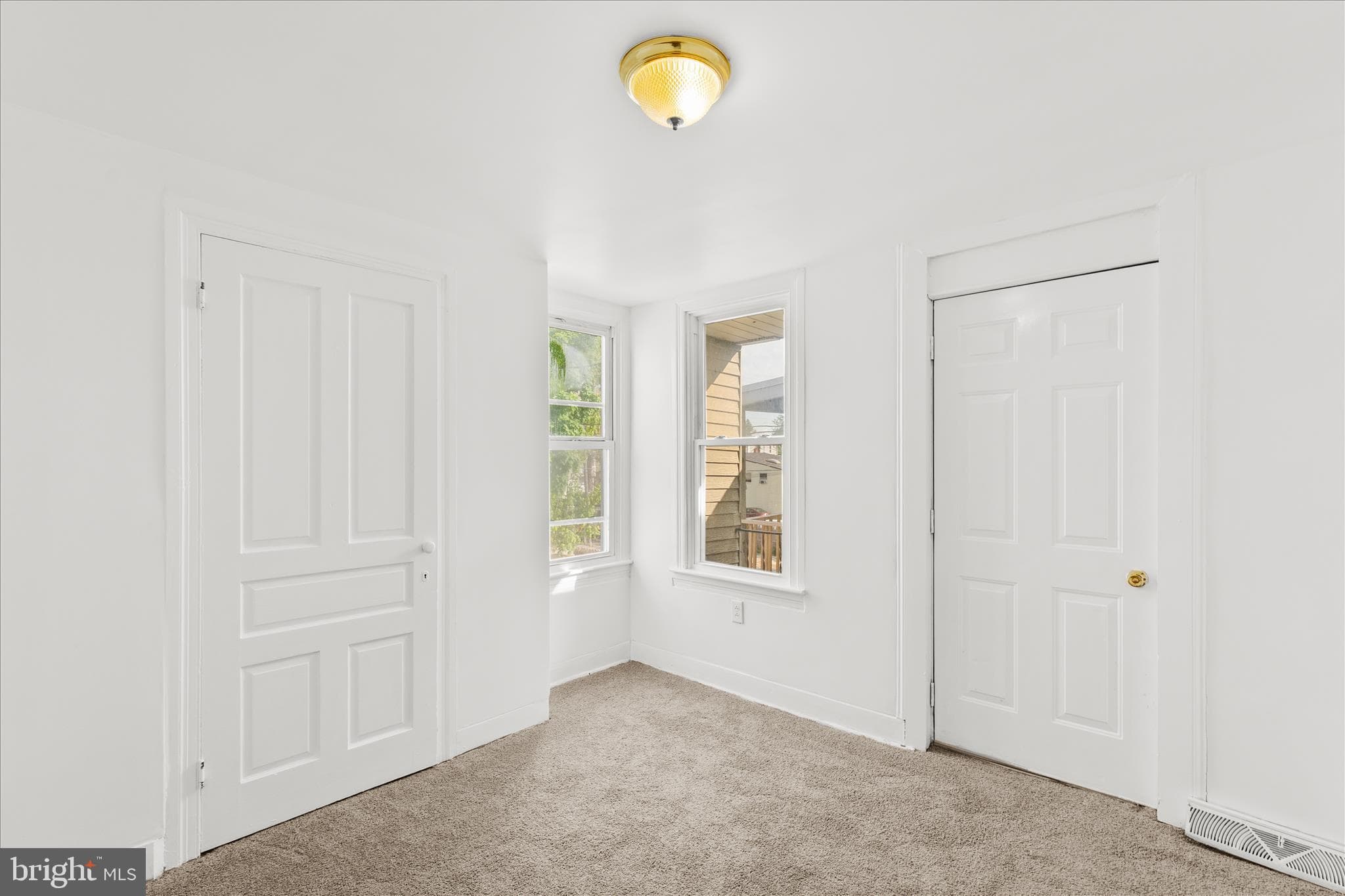 Home for sale at 637 W College Avenue, York, Pennsylvania 17401, photo 14 of 38