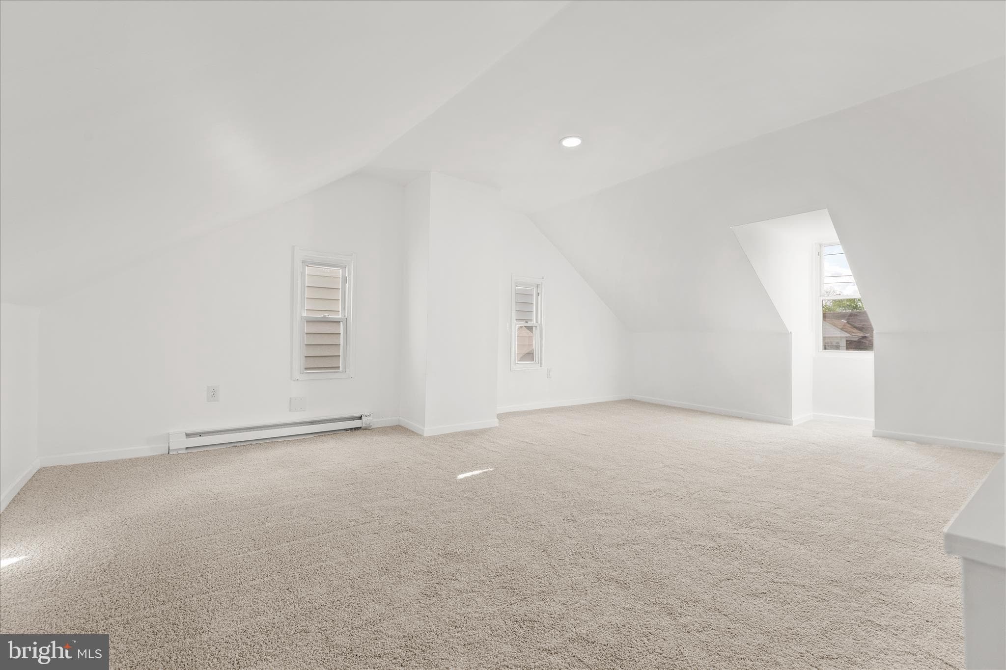 Home for sale at 637 W College Avenue, York, Pennsylvania 17401, photo 23 of 38