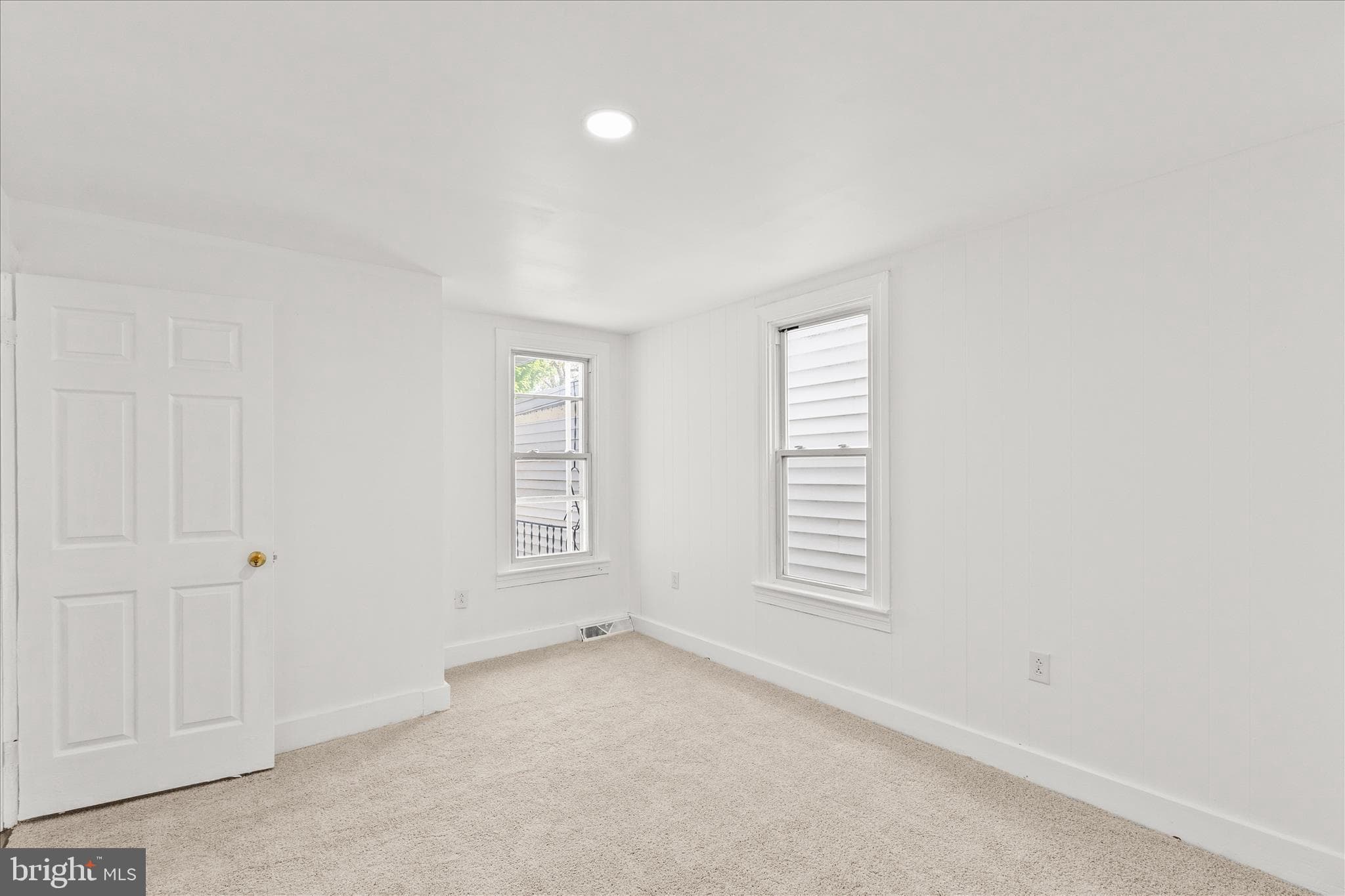 Home for sale at 637 W College Avenue, York, Pennsylvania 17401, photo 17 of 38