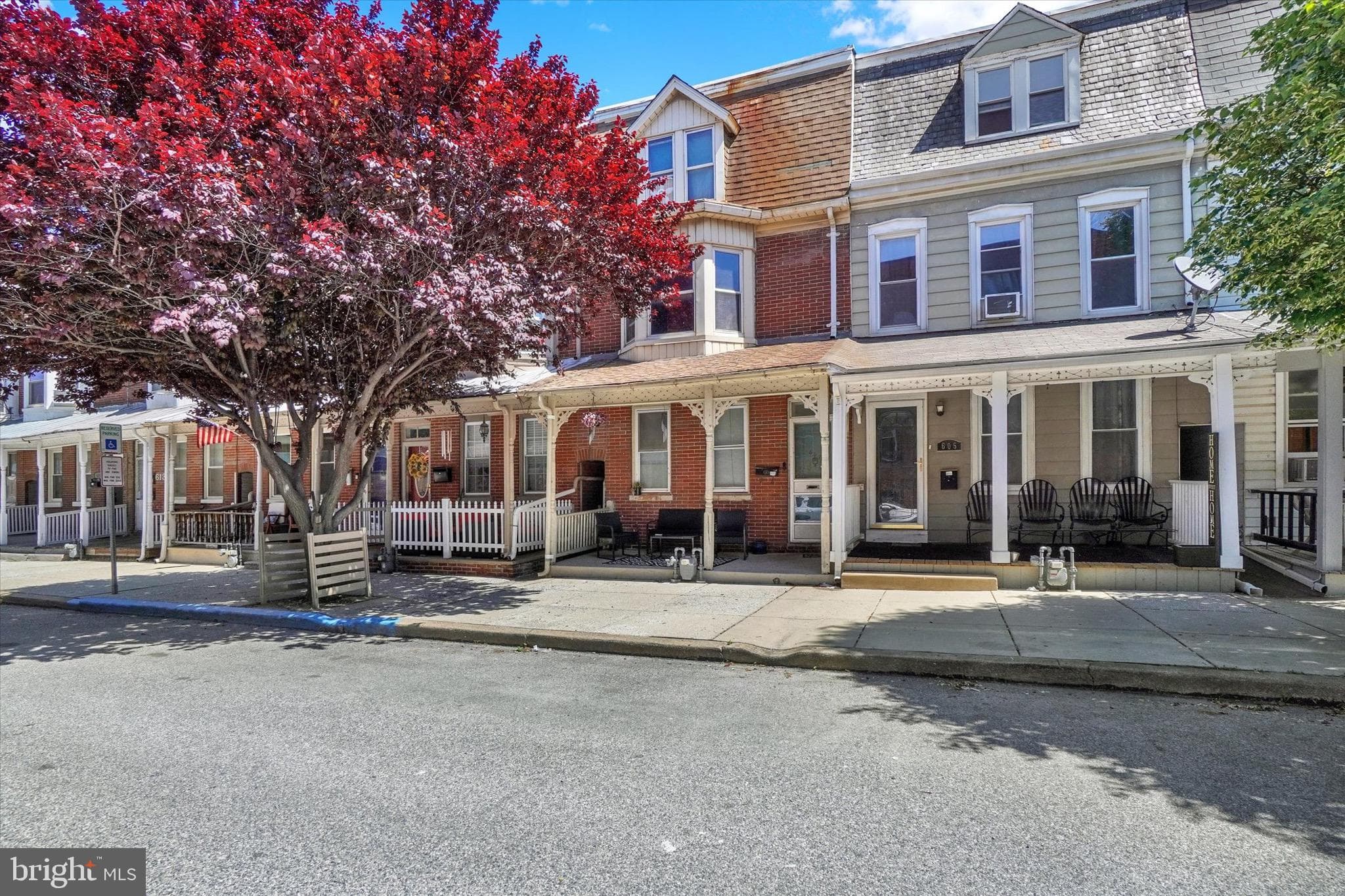 Home for sale at 607 N Hartley Street, York, Pennsylvania 17404, photo 2 of 3