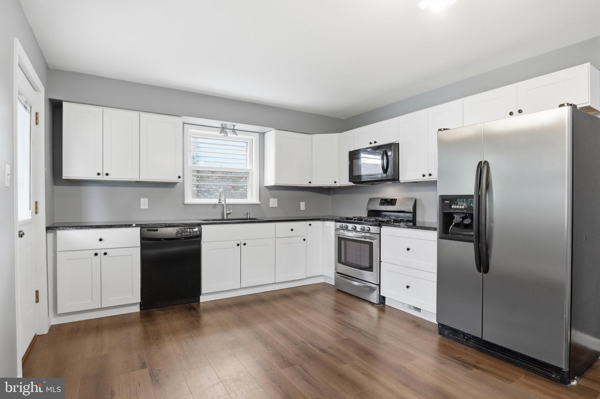 Home for sale at 1920 Orange Street, York, Pennsylvania 17404, photo 5 of 36