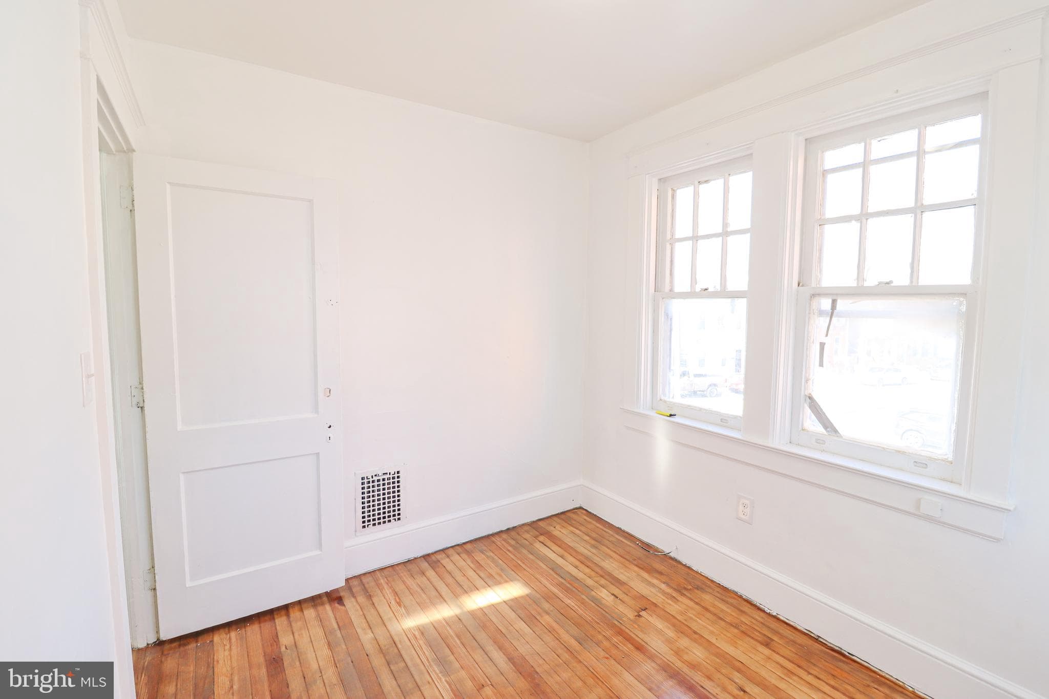 Home for sale at 600 W College Avenue, York, Pennsylvania 17401, photo 18 of 35