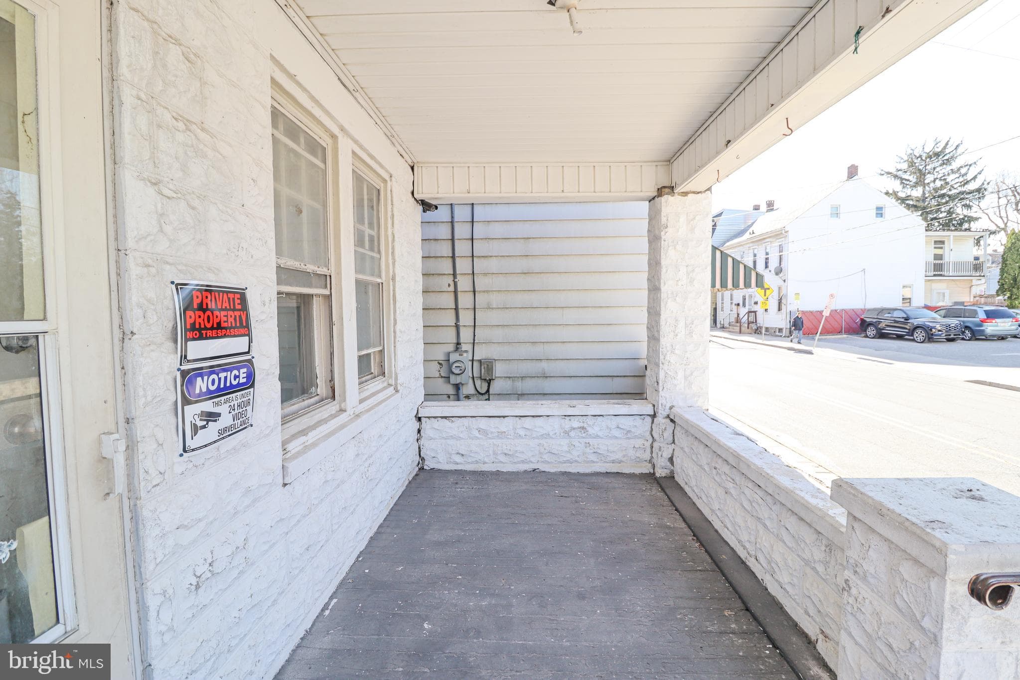 Home for sale at 600 W College Avenue, York, Pennsylvania 17401, photo 4 of 35