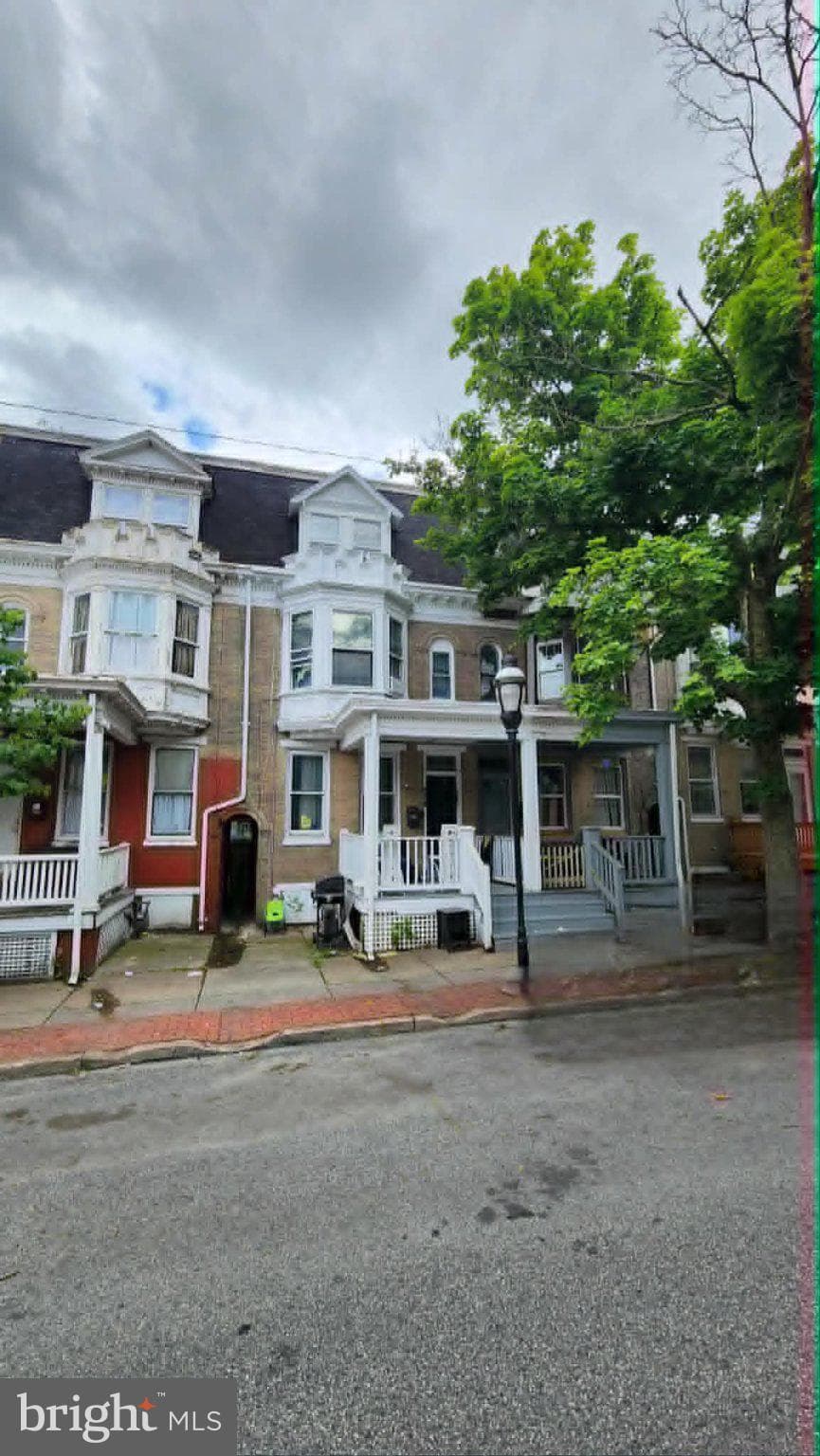 Listing photo of 4-bedroom home at 628 W Princess Street, York, Pennsylvania 17401, photo 1 of 3