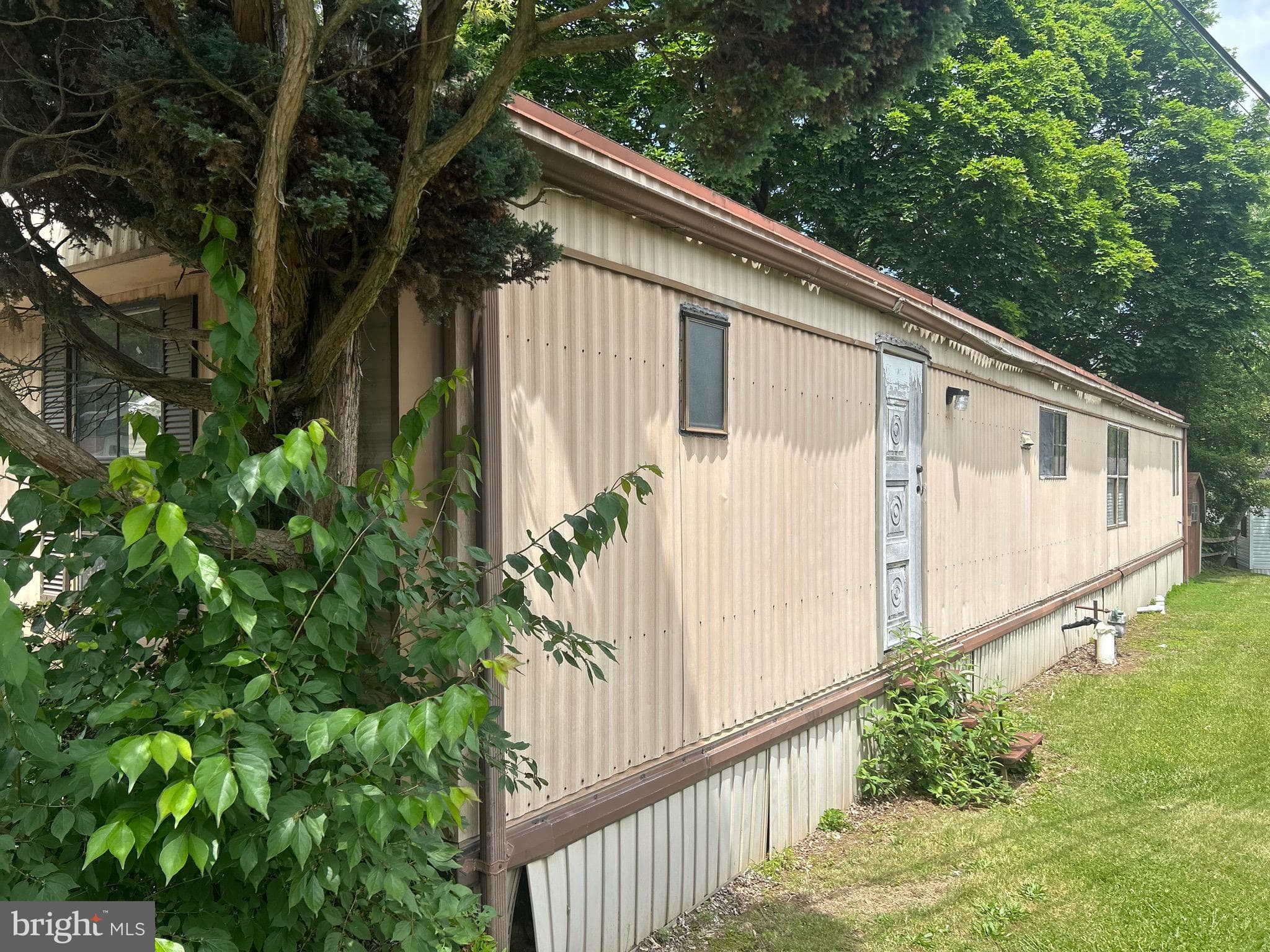 Home for sale at 310 Brooklyn Drive, York, Pennsylvania 17406, photo 6 of 21