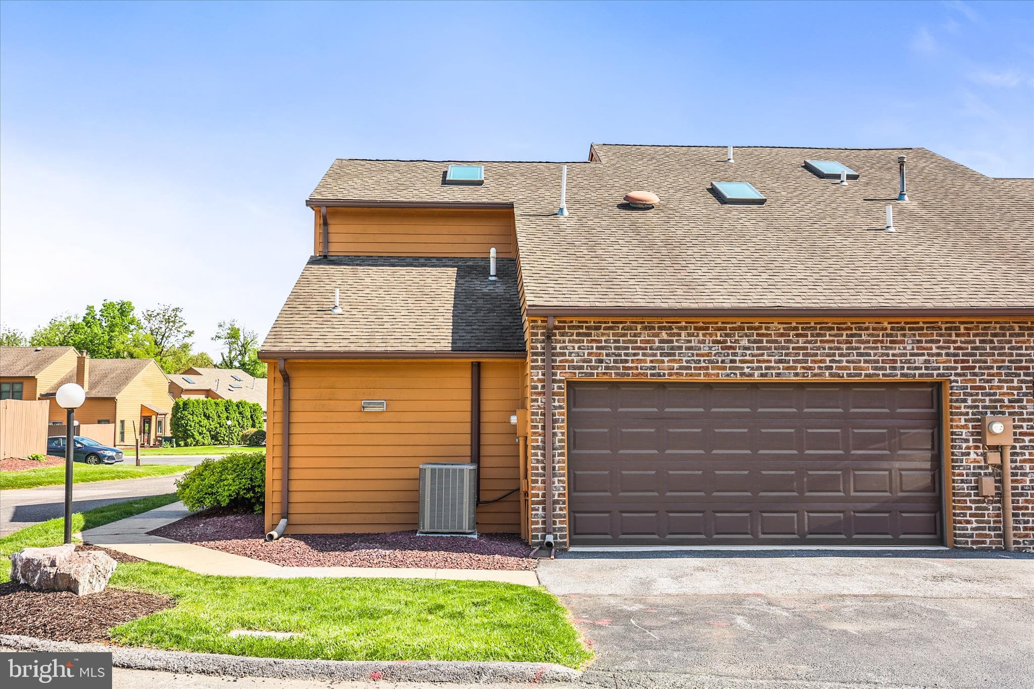 Home for sale at 39 Westview Manor 39, York, Pennsylvania 17408, photo 2 of 3