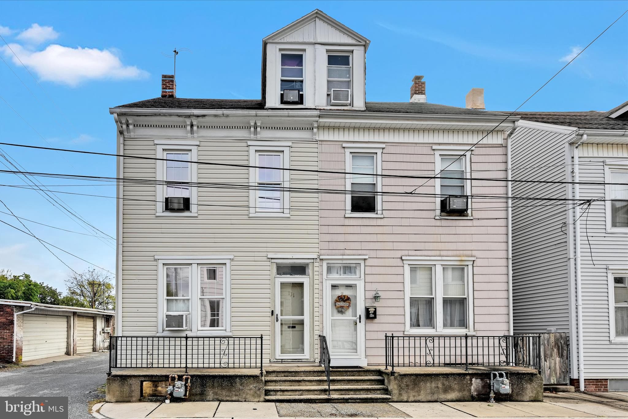 Home for sale at 131 N Cedar Street, York, Pennsylvania 17401, photo 3 of 3