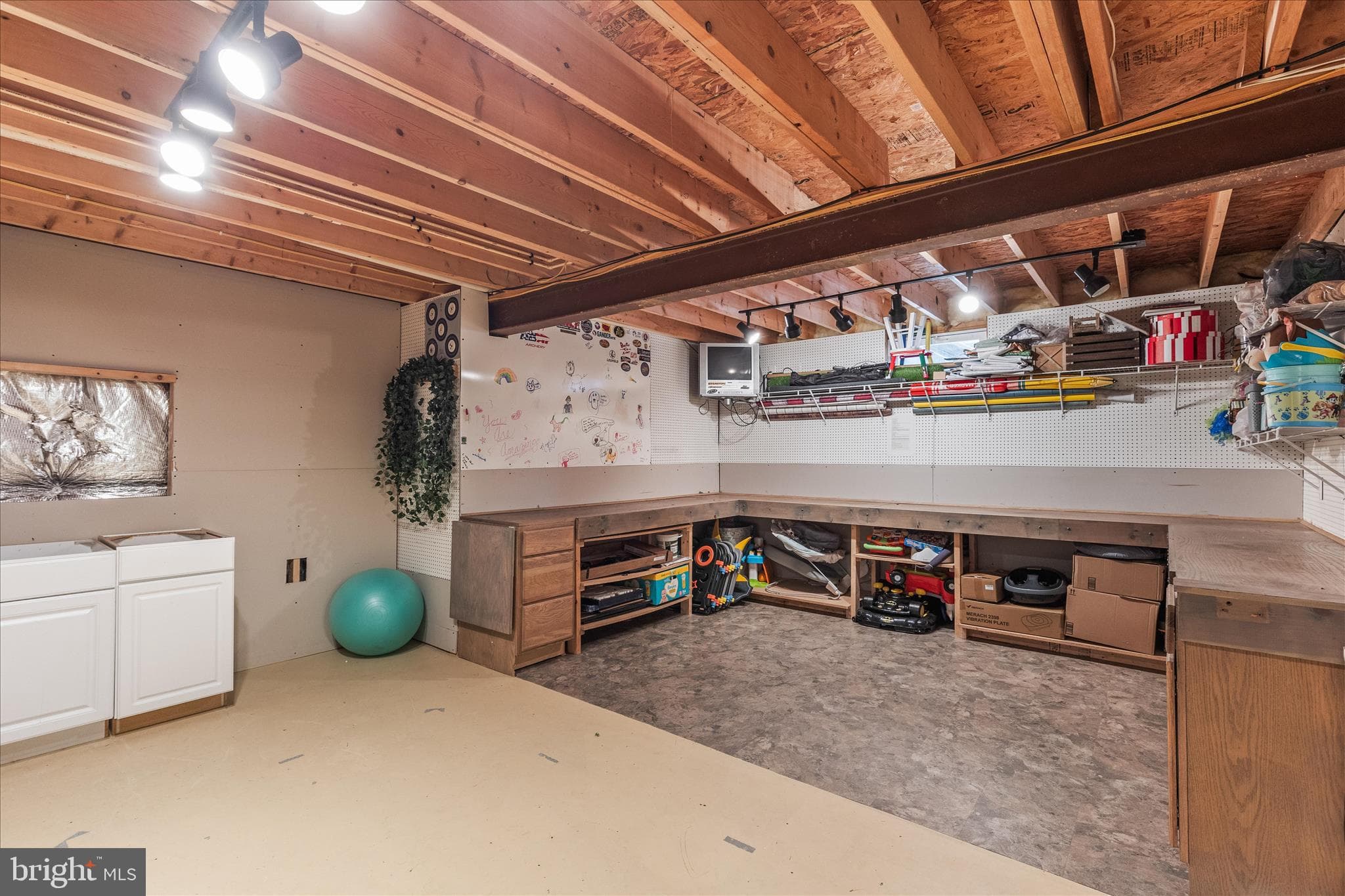 Home for sale at 3123 S King Richards Court S, York, Pennsylvania 17408, photo 37 of 53