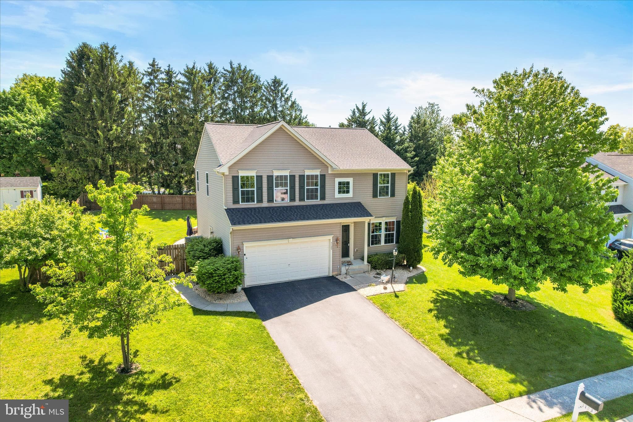Listing photo of 4-bedroom home at 3123 S King Richards Court S, York, Pennsylvania 17408, photo 1 of 3