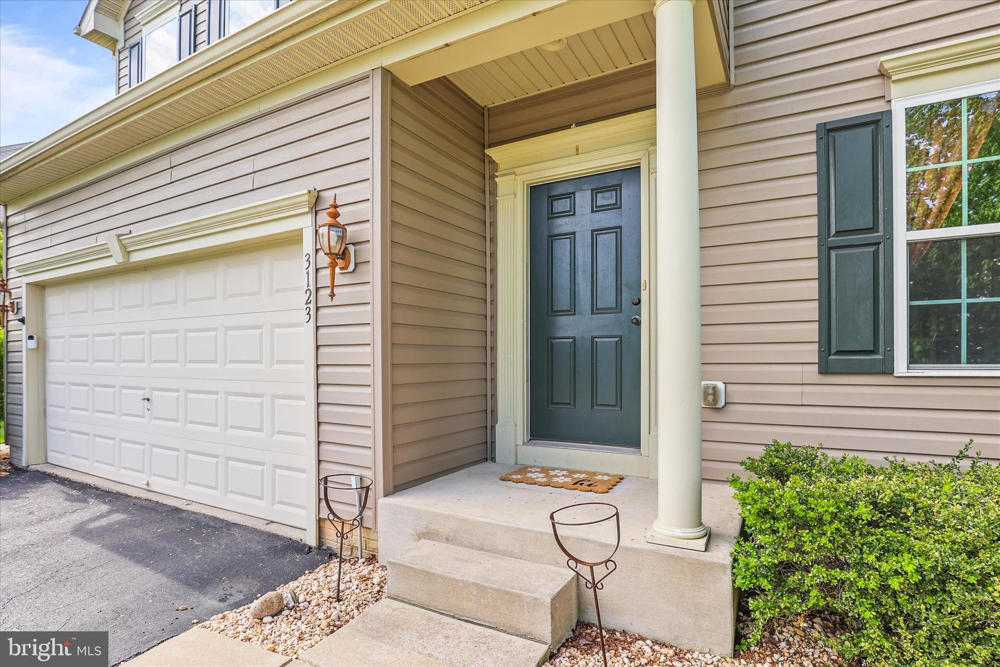 Home for sale at 3123 S King Richards Court S, York, Pennsylvania 17408, photo 3 of 3