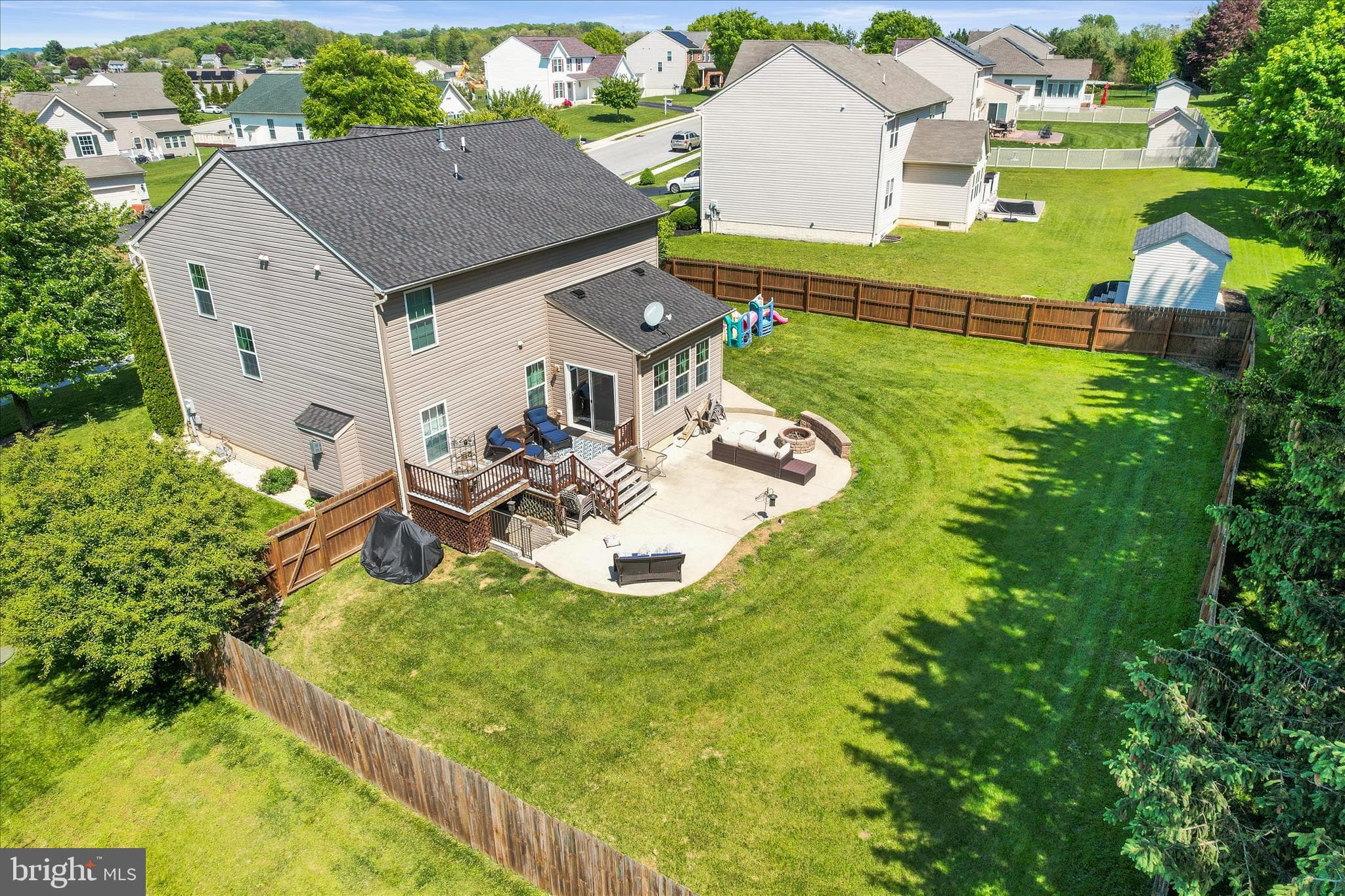 Home for sale at 3123 S King Richards Court S, York, Pennsylvania 17408, photo 2 of 3
