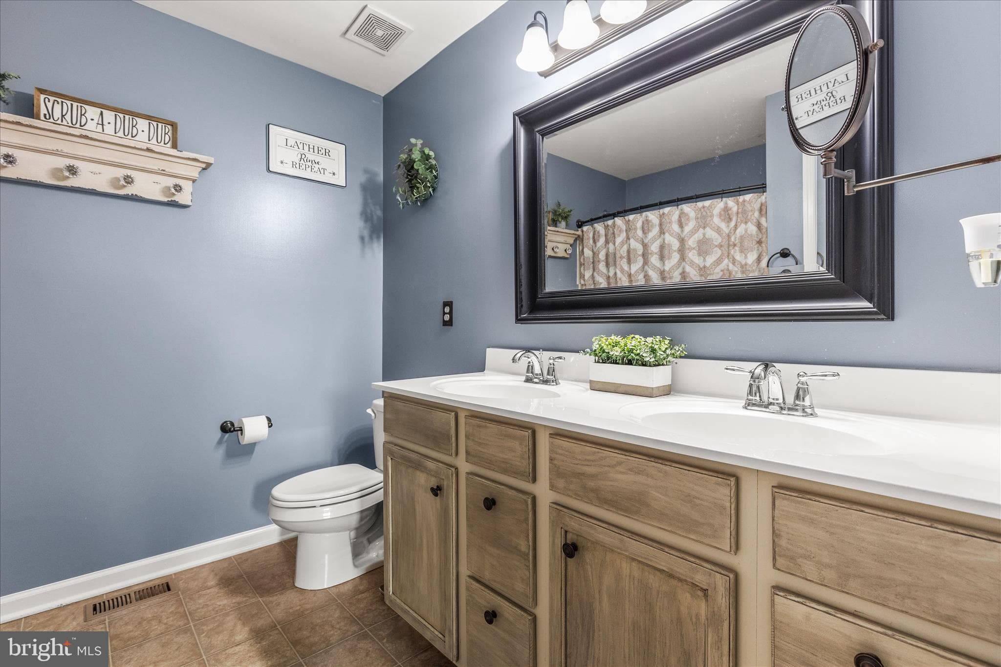 Home for sale at 3123 S King Richards Court S, York, Pennsylvania 17408, photo 22 of 53