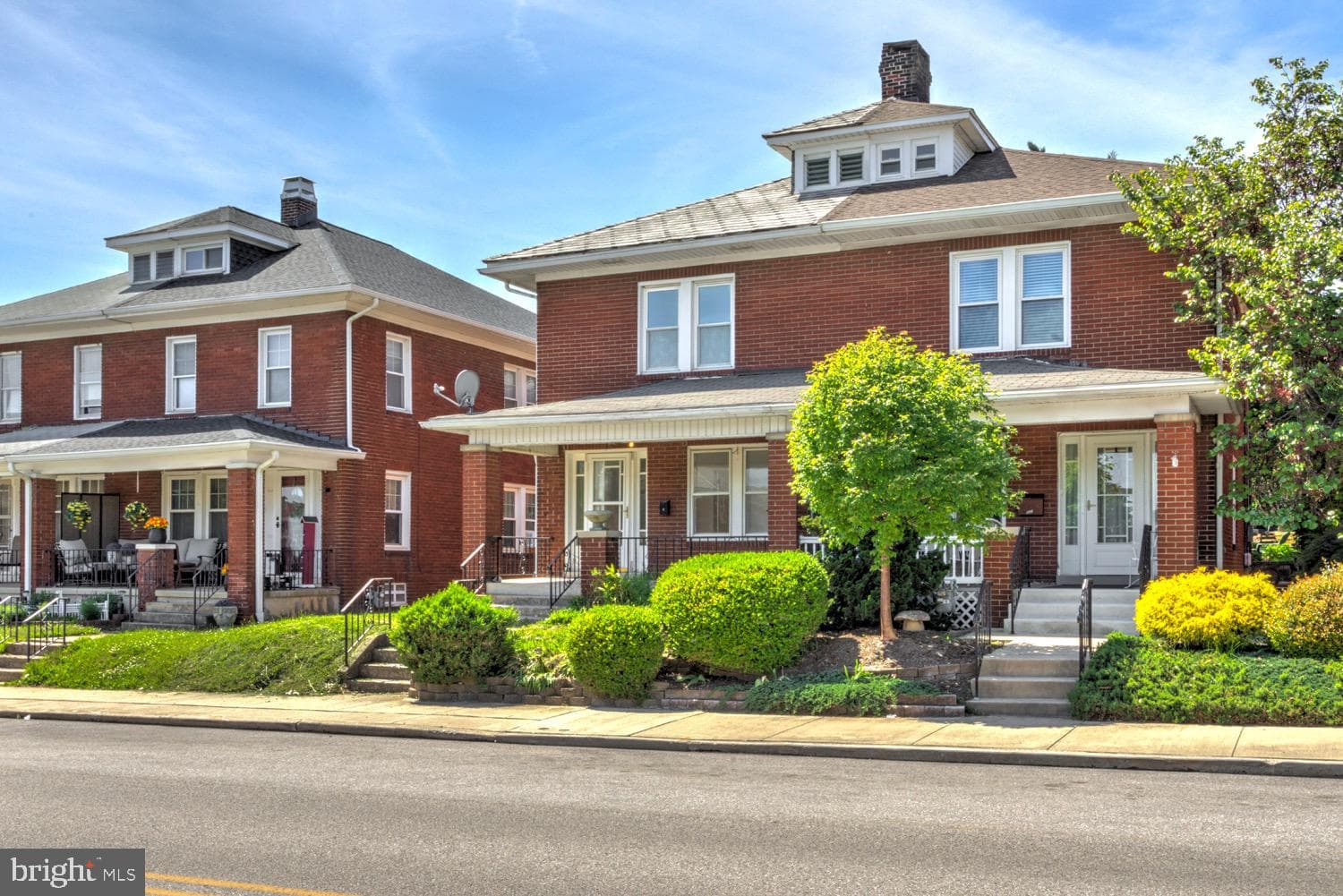 Home for sale at 847 Florida Avenue, York, Pennsylvania 17404, photo 2 of 3