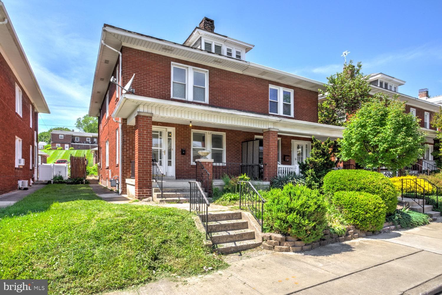 Home for sale at 847 Florida Avenue, York, Pennsylvania 17404, photo 3 of 3