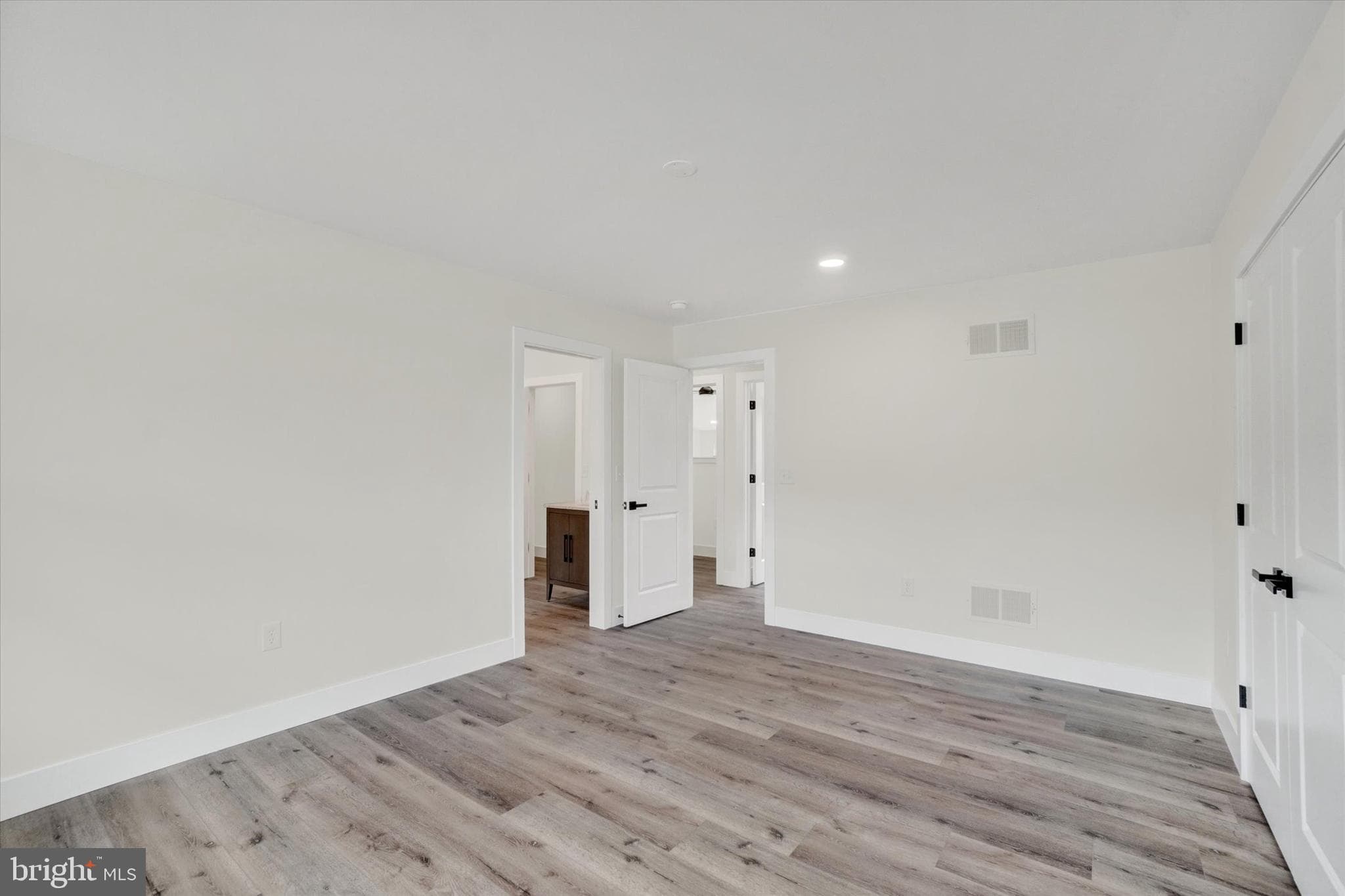 Home for sale at 879 Graffius Road, York, Pennsylvania 17404, photo 14 of 46