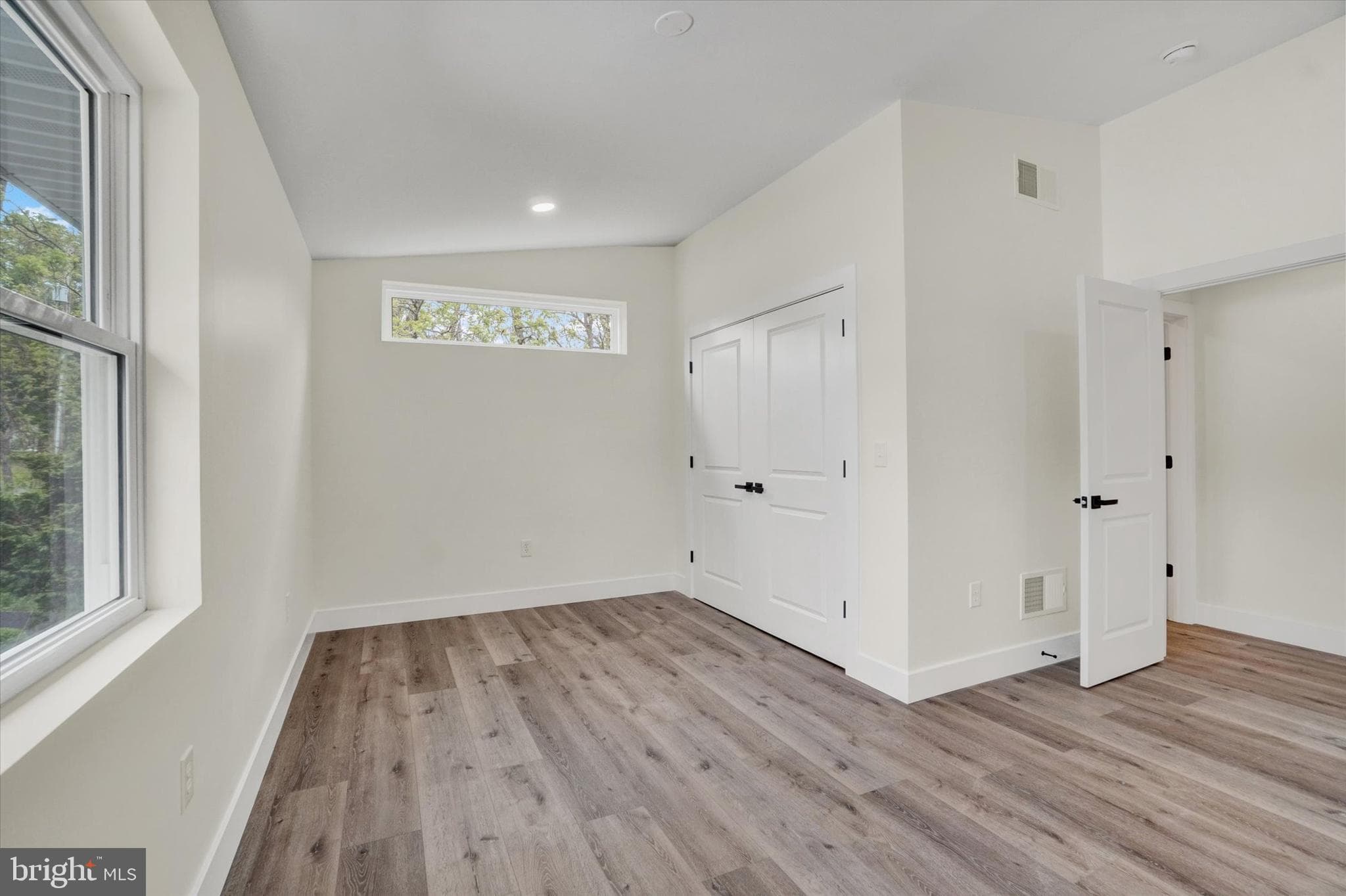 Home for sale at 879 Graffius Road, York, Pennsylvania 17404, photo 17 of 46