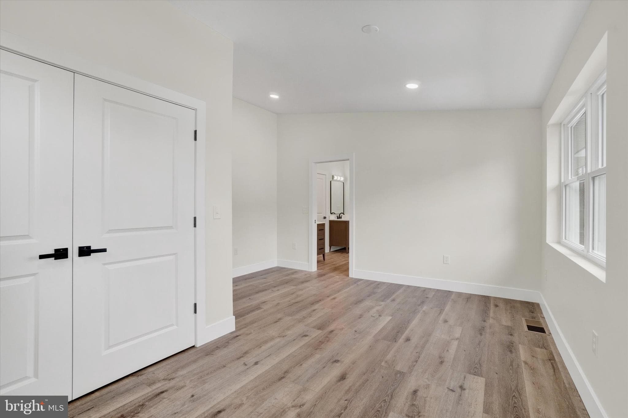 Home for sale at 879 Graffius Road, York, Pennsylvania 17404, photo 18 of 46
