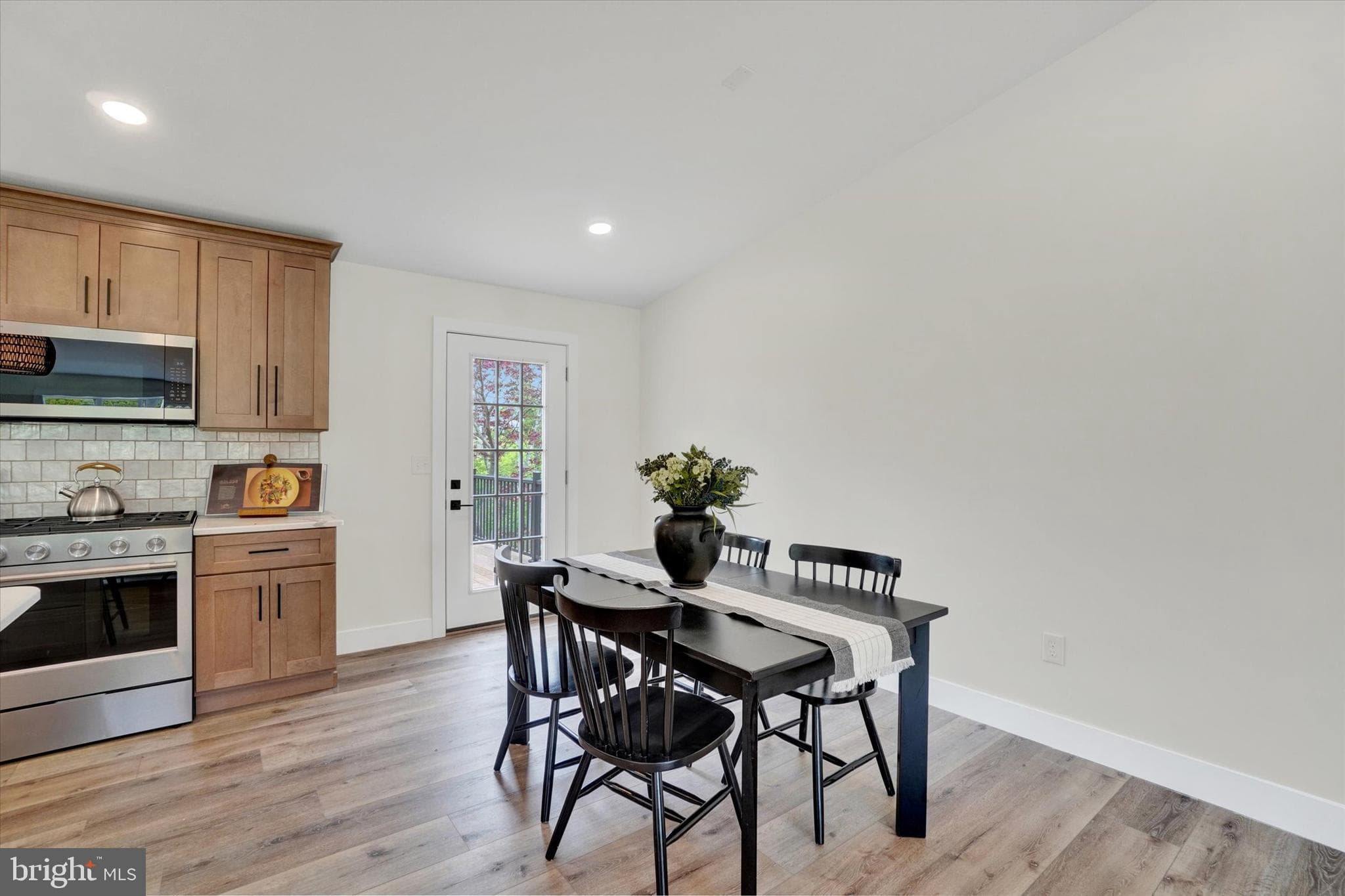 Home for sale at 879 Graffius Road, York, Pennsylvania 17404, photo 4 of 46