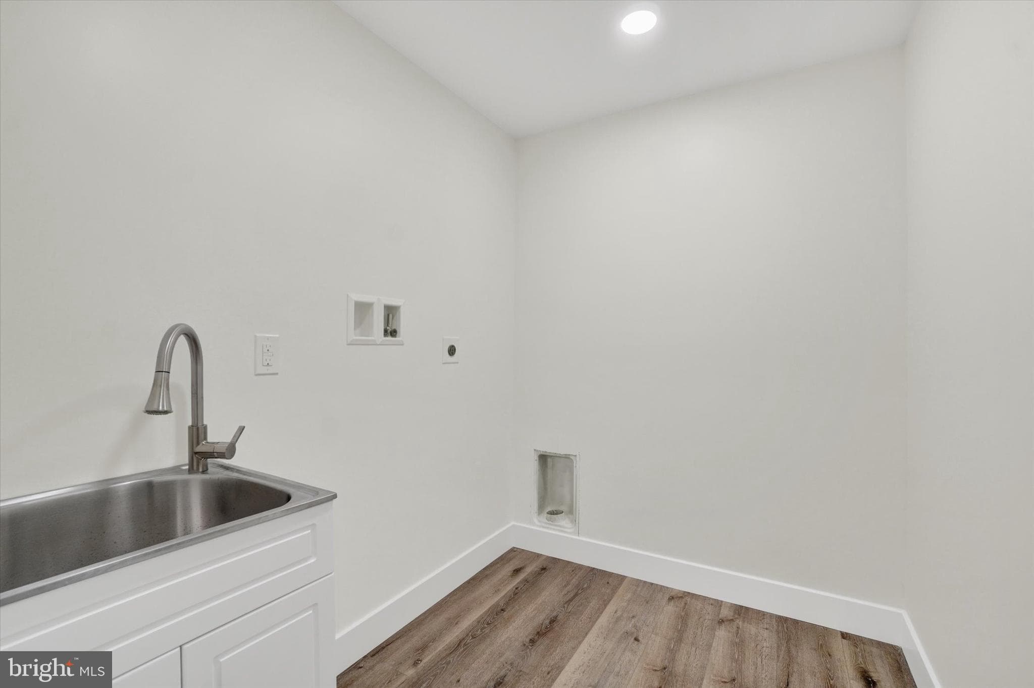 Home for sale at 879 Graffius Road, York, Pennsylvania 17404, photo 19 of 46