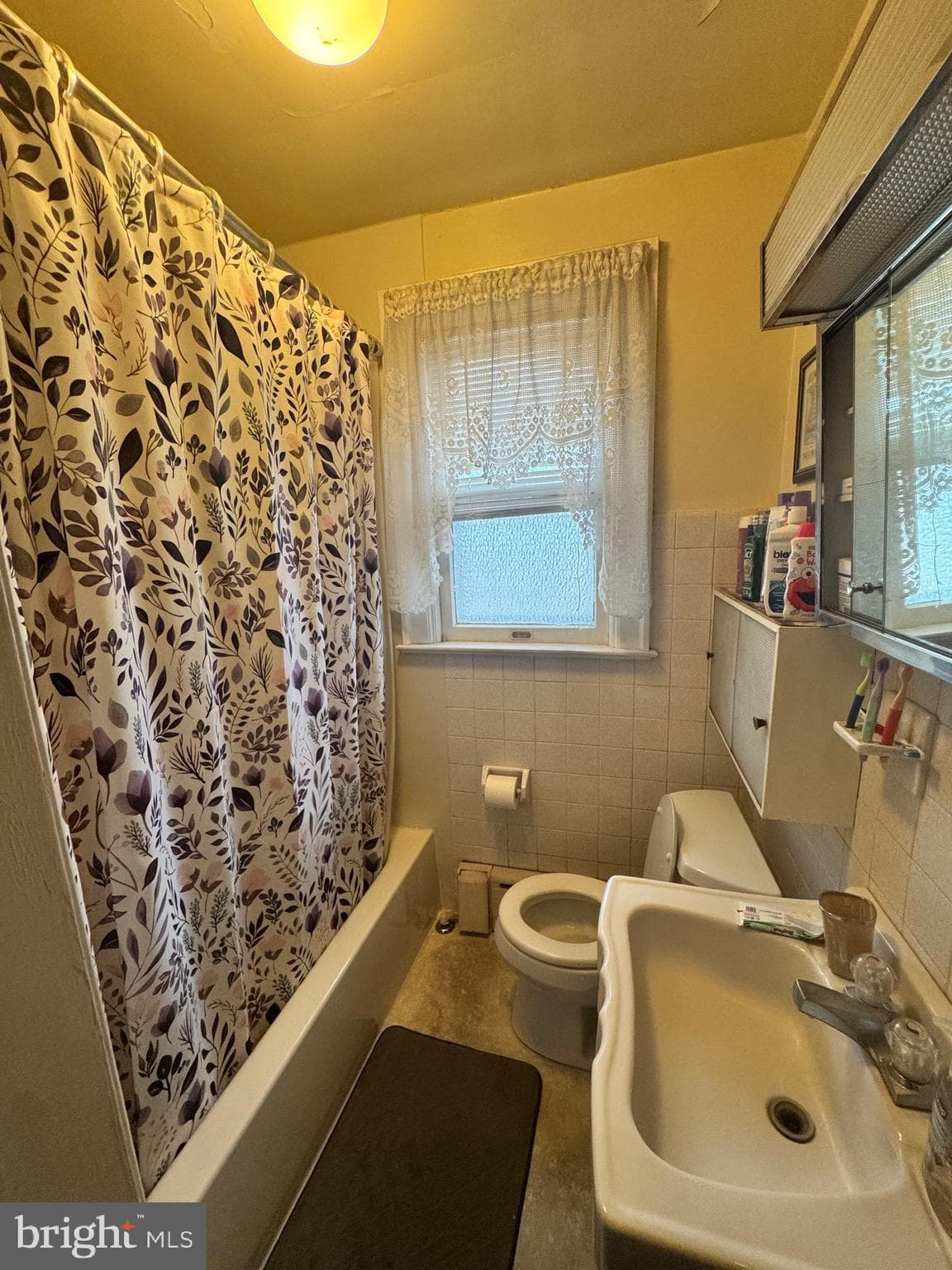 Home for sale at 1447 4Th Avenue, York, Pennsylvania 17403, photo 13 of 19