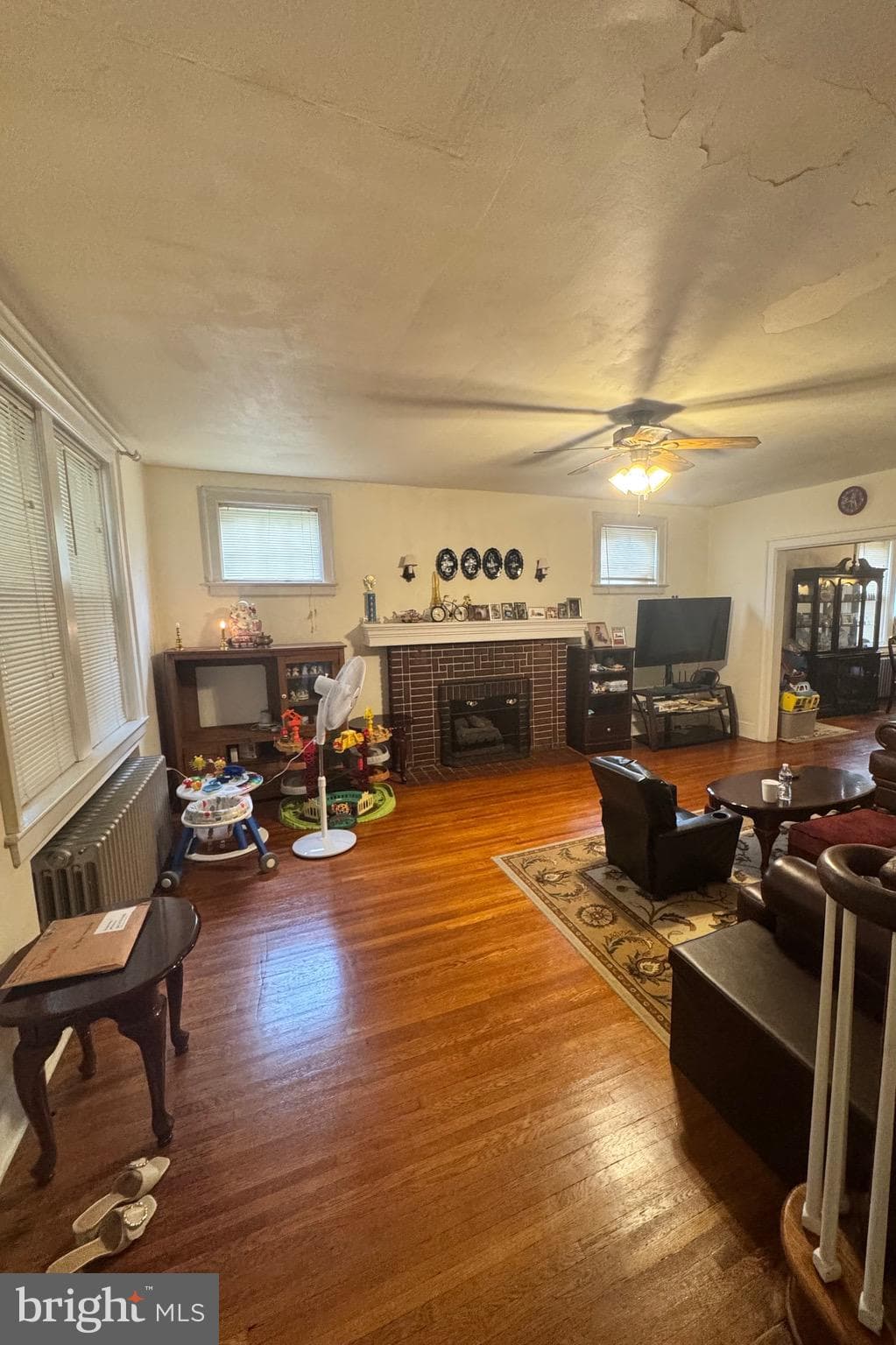 Home for sale at 1447 4Th Avenue, York, Pennsylvania 17403, photo 2 of 3