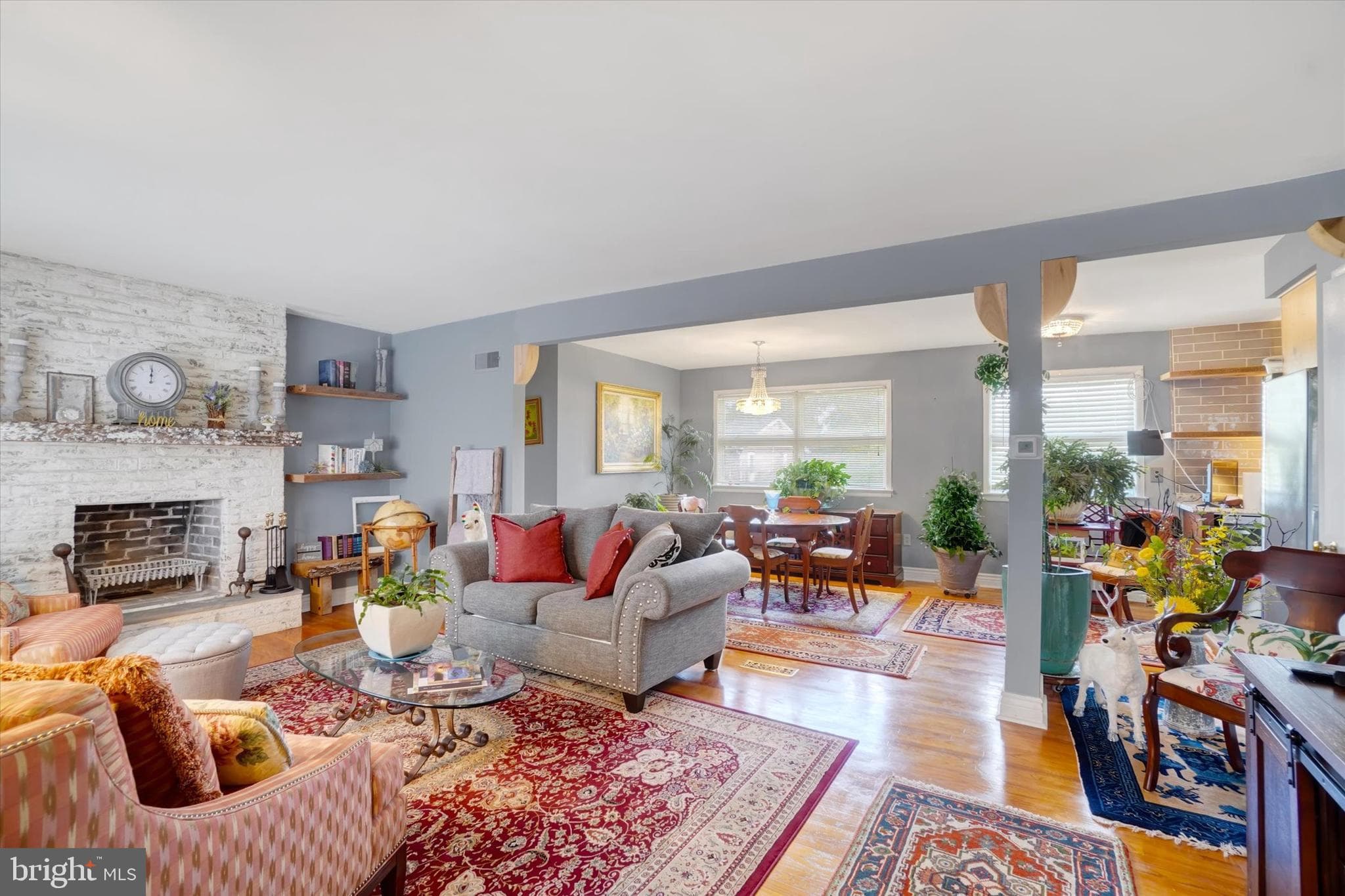 Home for sale at 2360 Loucks Road, York, Pennsylvania 17408, photo 2 of 3