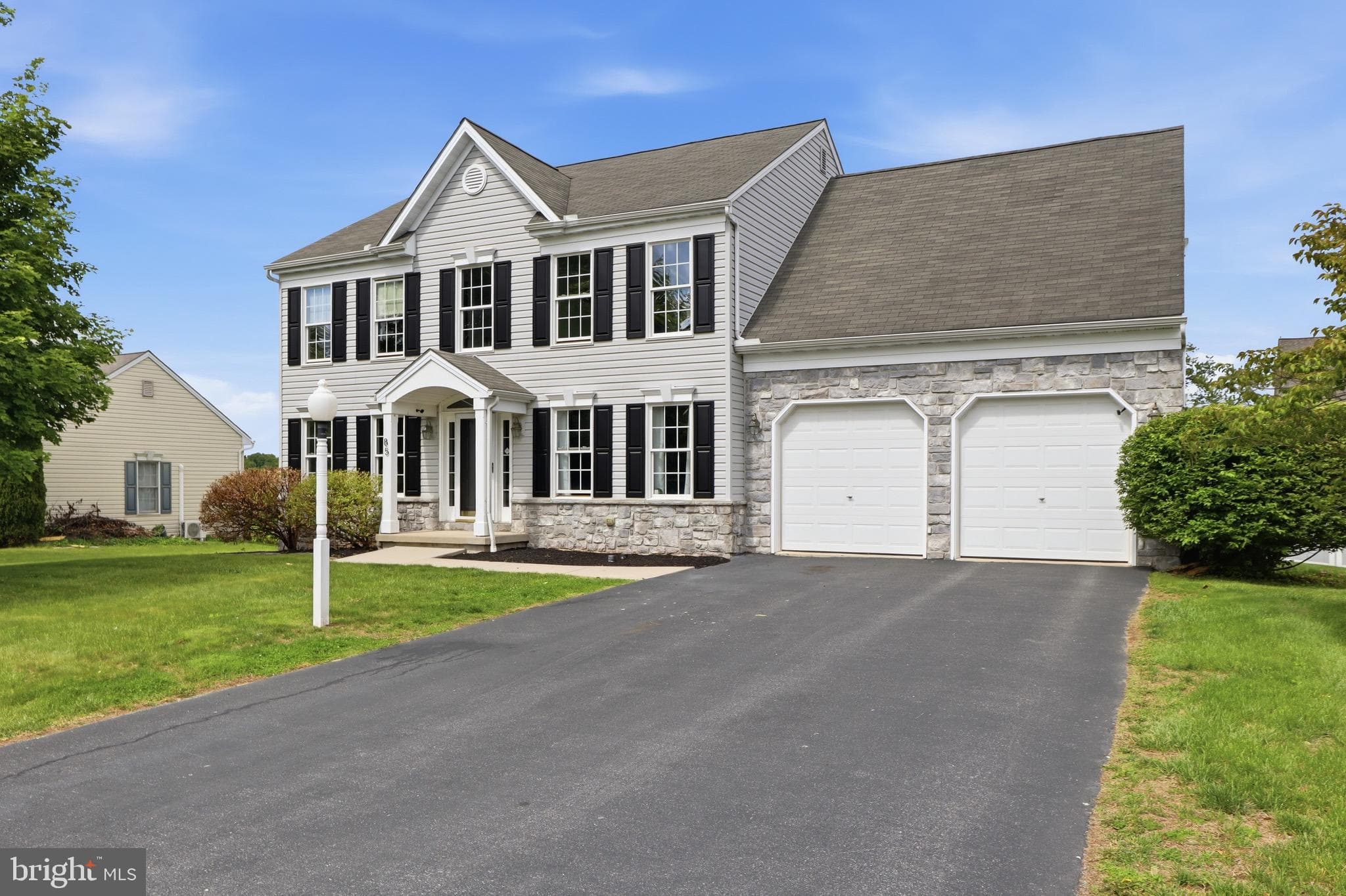 Home for sale at 85 Angela Lane, York, Pennsylvania 17402, photo 4 of 58