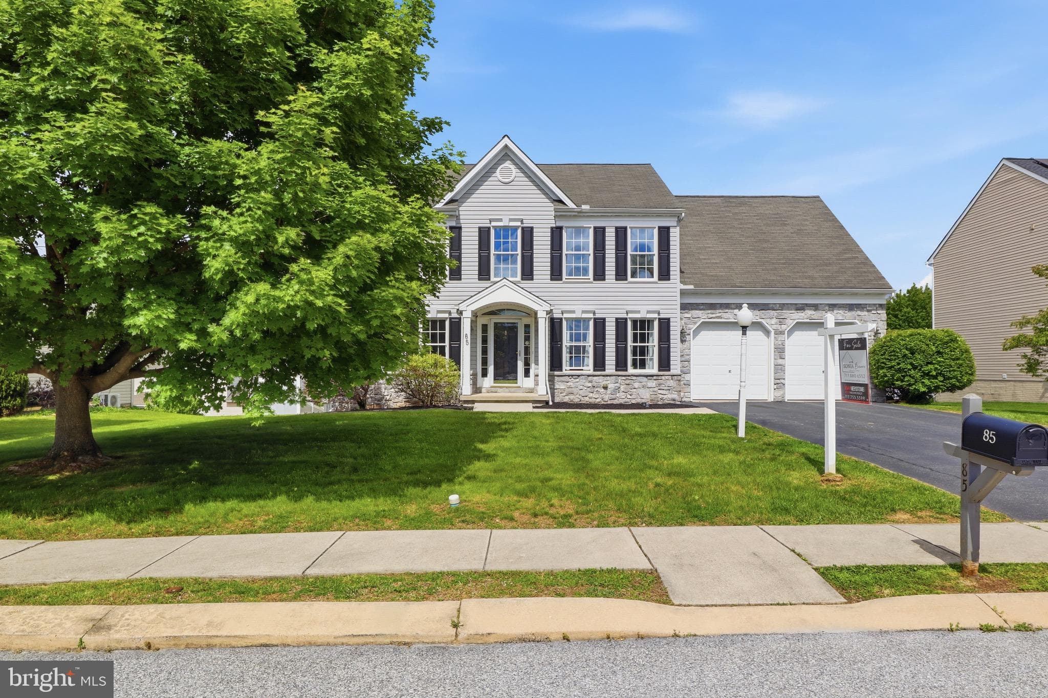 Home for sale at 85 Angela Lane, York, Pennsylvania 17402, photo 5 of 58
