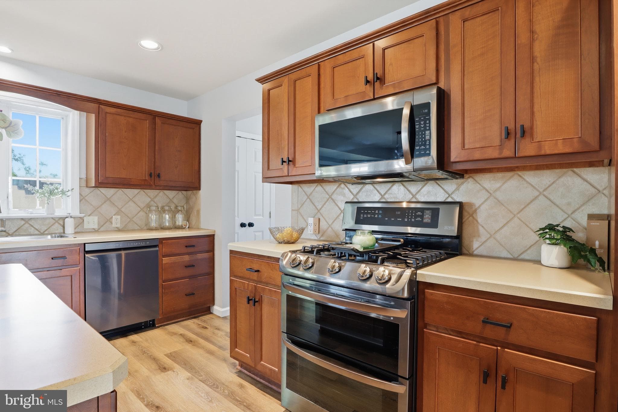 Home for sale at 85 Angela Lane, York, Pennsylvania 17402, photo 22 of 58