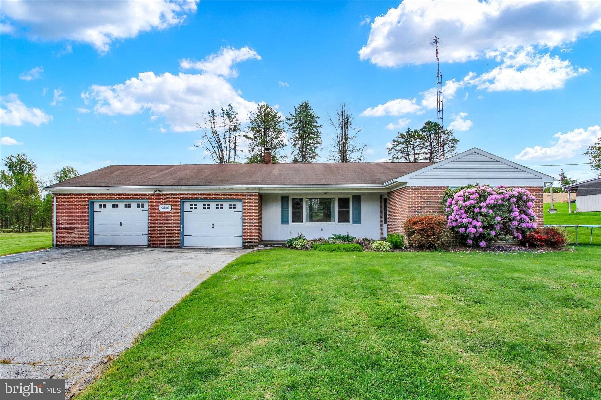 Listing photo of 3-bedroom home at 5840 York Road, Spring Grove, Pennsylvania 17362, photo 1 of 3
