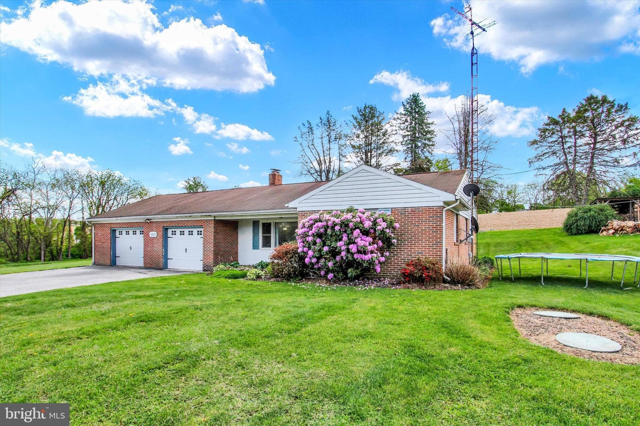 Home for sale at 5840 York Road, Spring Grove, Pennsylvania 17362, photo 2 of 3