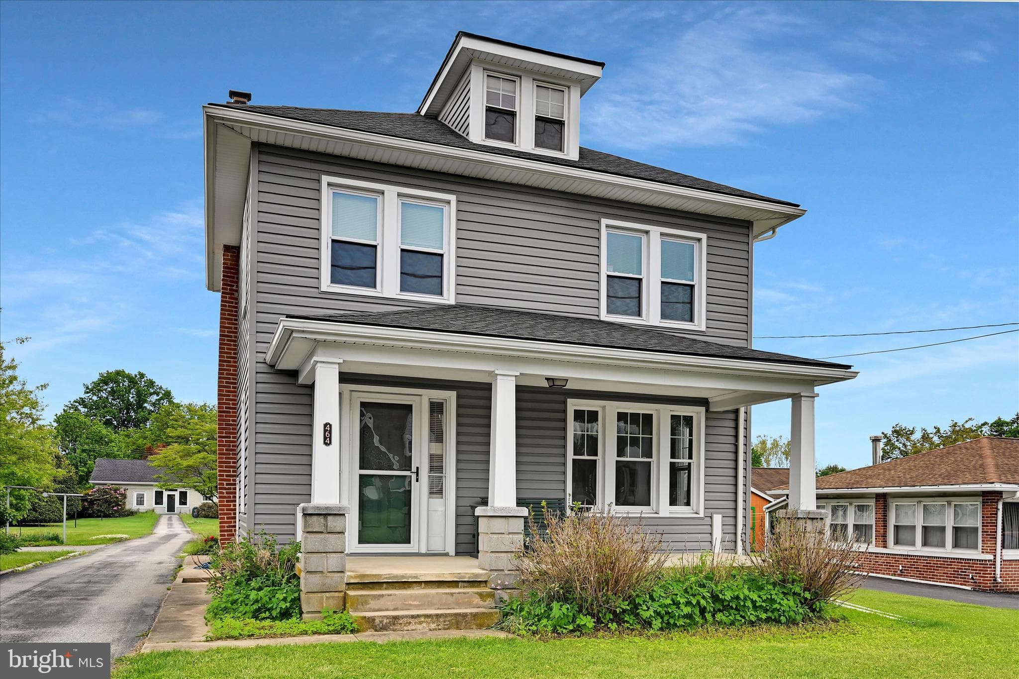 Home for sale at 464 W Market Street, Hellam, Pennsylvania 17406, photo 2 of 3