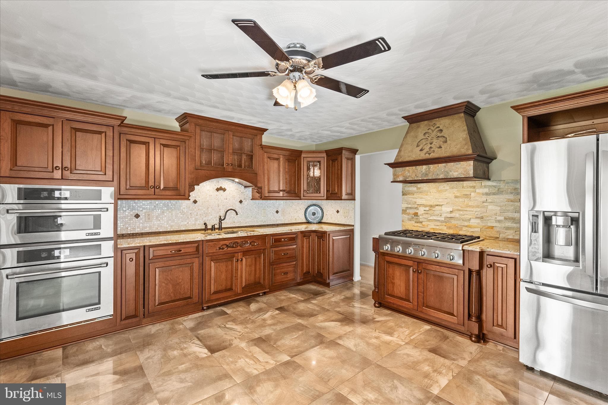 Home for sale at 2564 Audlyn Drive, York, Pennsylvania 17408, photo 13 of 46