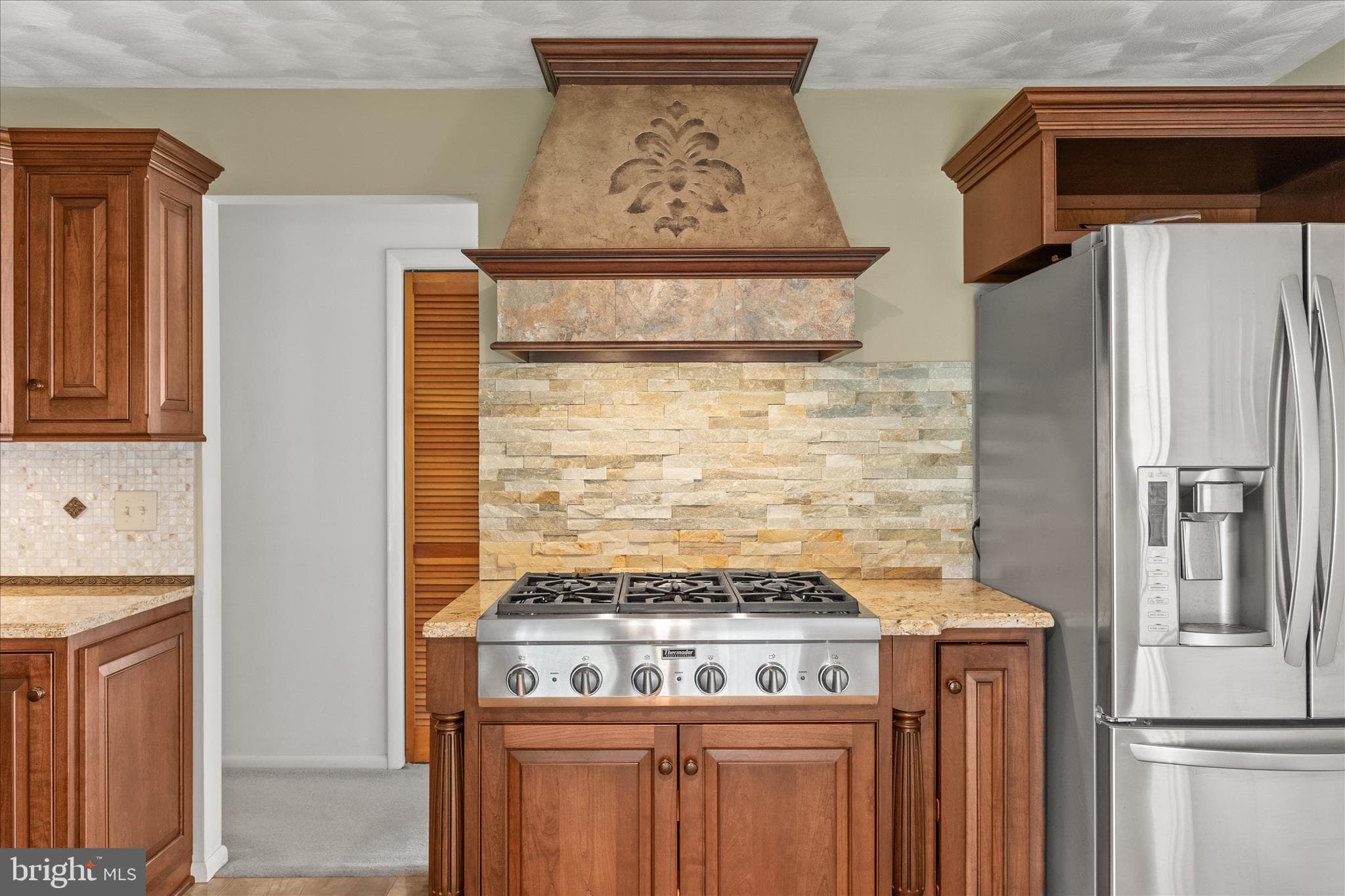 Home for sale at 2564 Audlyn Drive, York, Pennsylvania 17408, photo 15 of 46