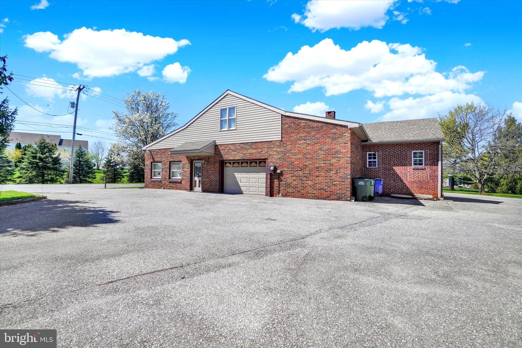 Home for sale at 2553 Roosevelt Avenue, York, Pennsylvania 17408, photo 21 of 77