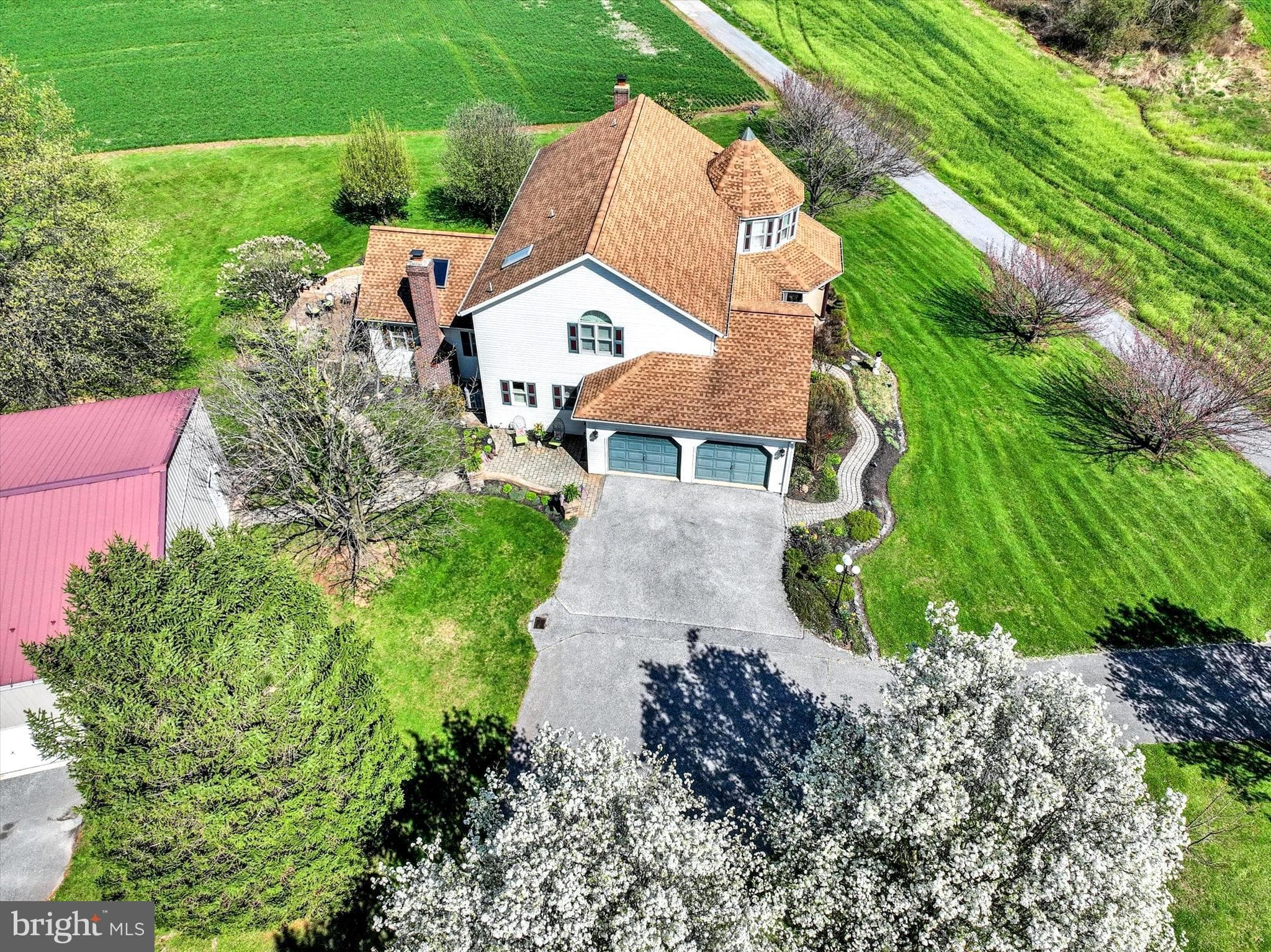 Home for sale at 2553 Roosevelt Avenue, York, Pennsylvania 17408, photo 5 of 77