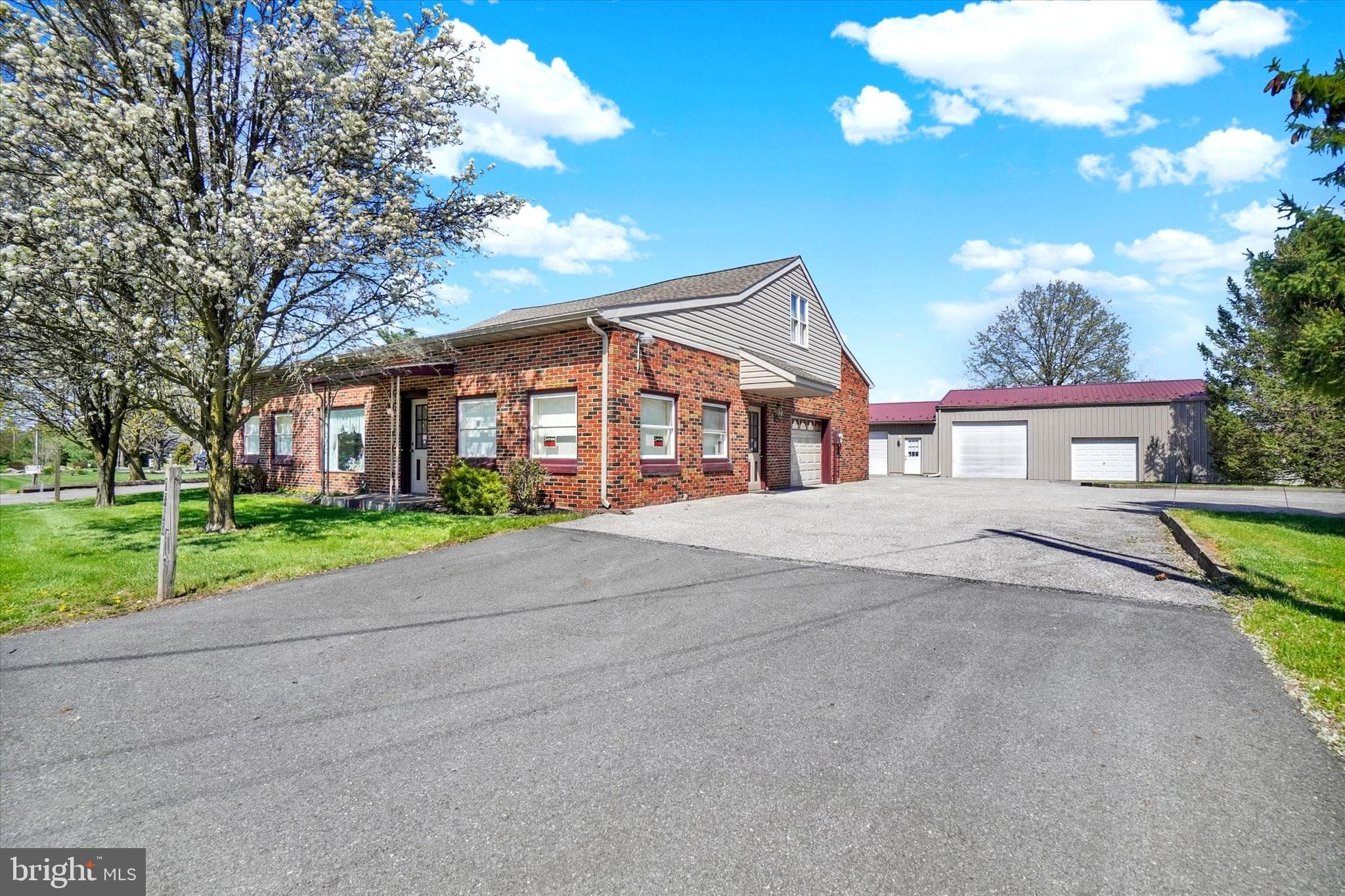 Home for sale at 2553 Roosevelt Avenue, York, Pennsylvania 17408, photo 19 of 77