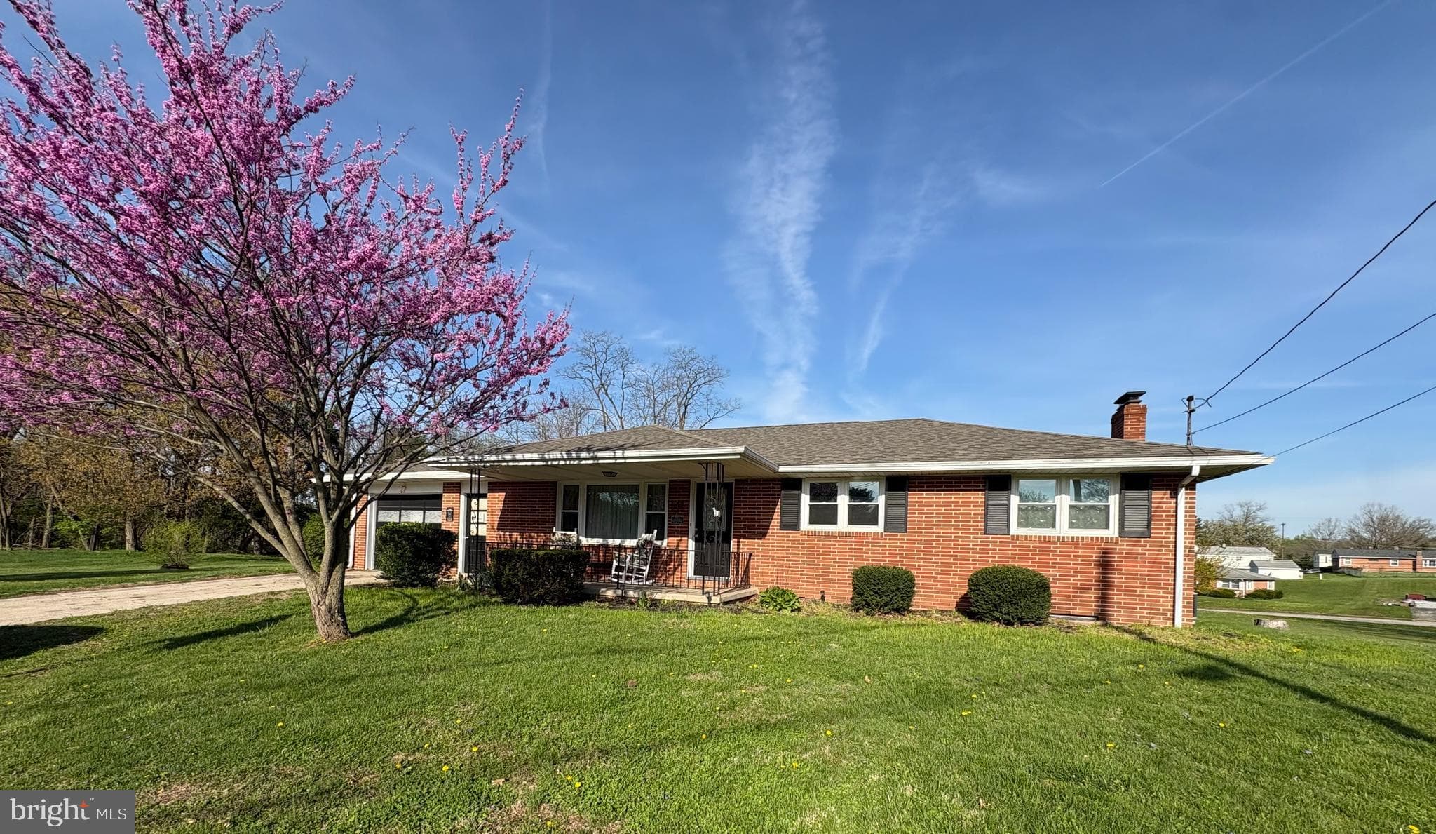 Listing photo of 4-bedroom home at 2490 Cedar Road, York, Pennsylvania 17408, photo 1 of 3